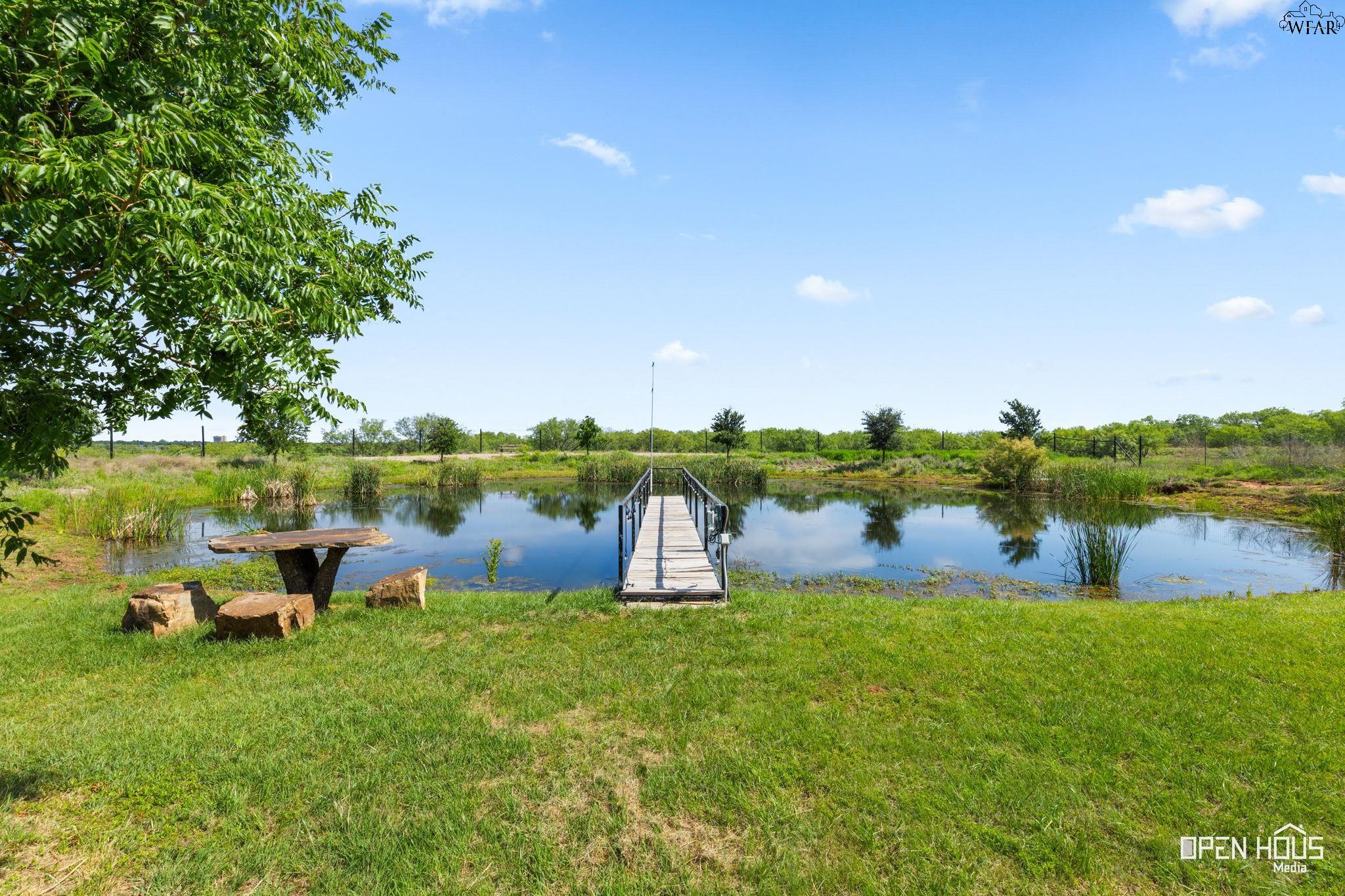2524 STATE HIGHWAY 79 SOUTH