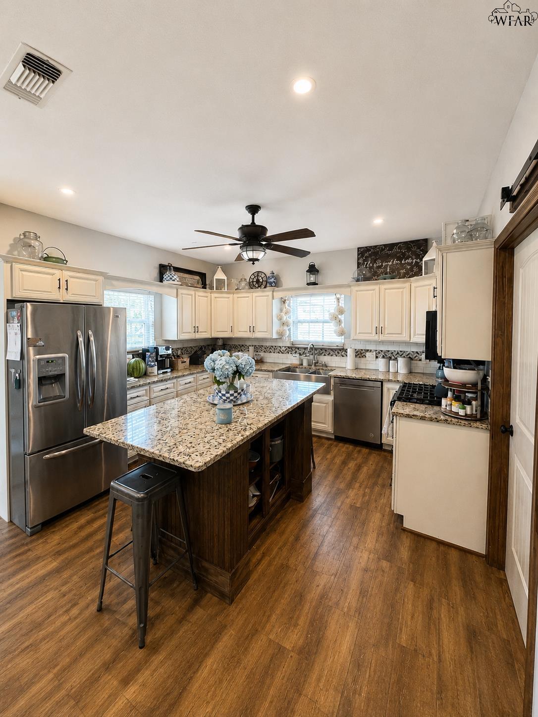 12523 HWY 281