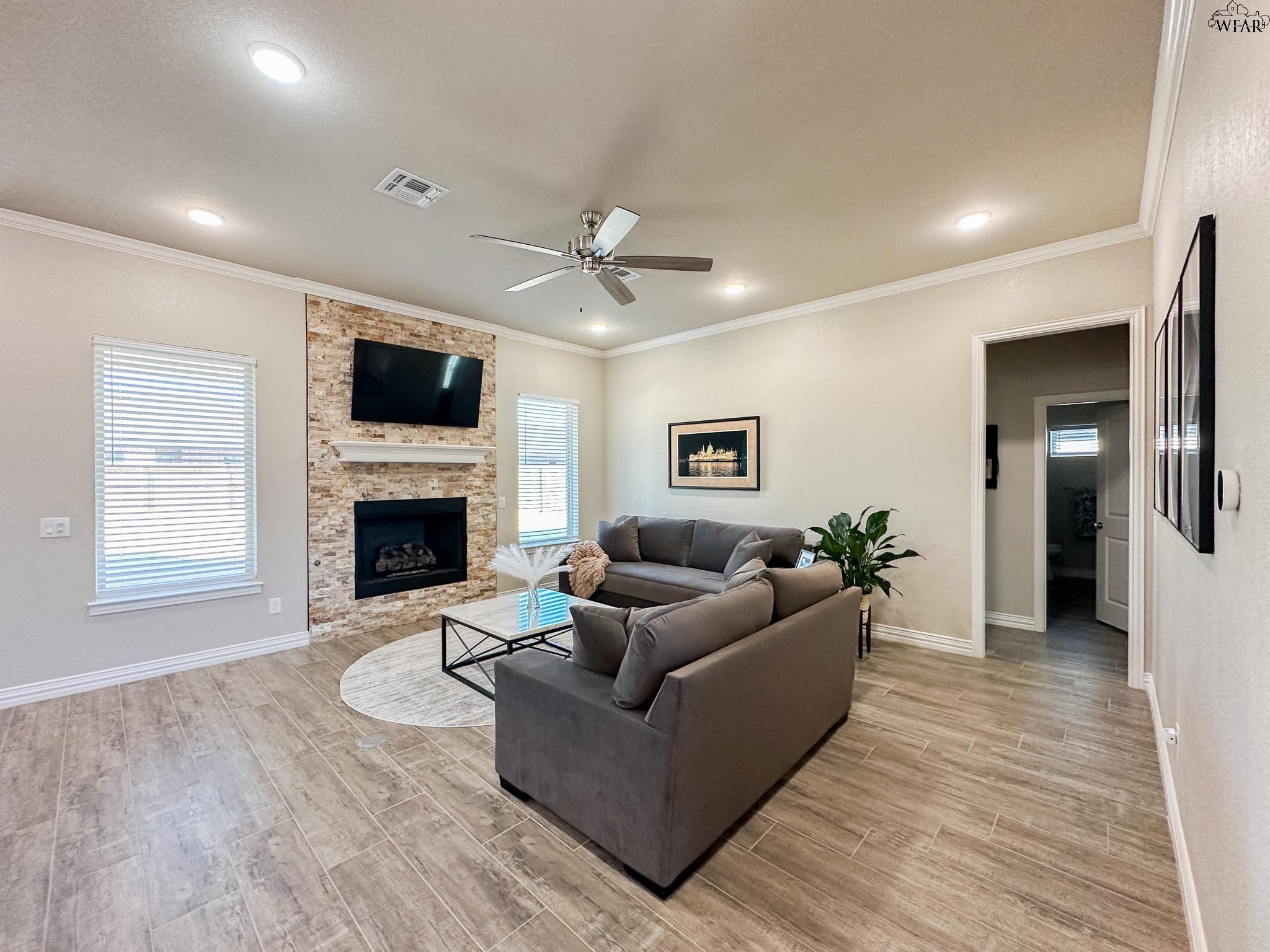4808 Lamplighter Ln