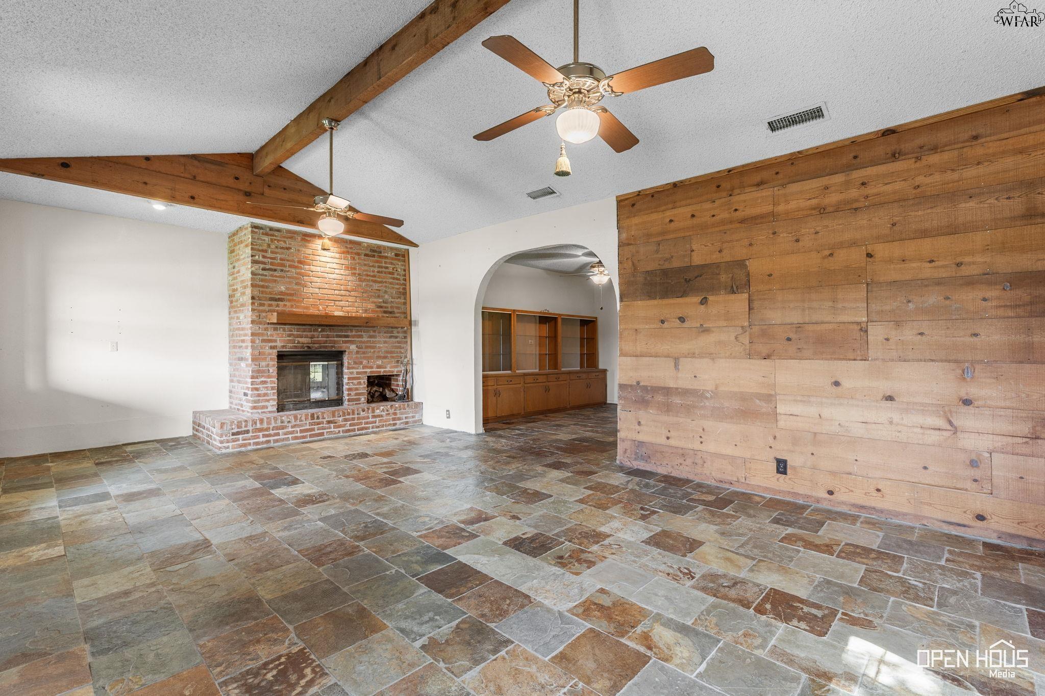 1000 E HIGHWAY ST Unit: 1008 E Highway St