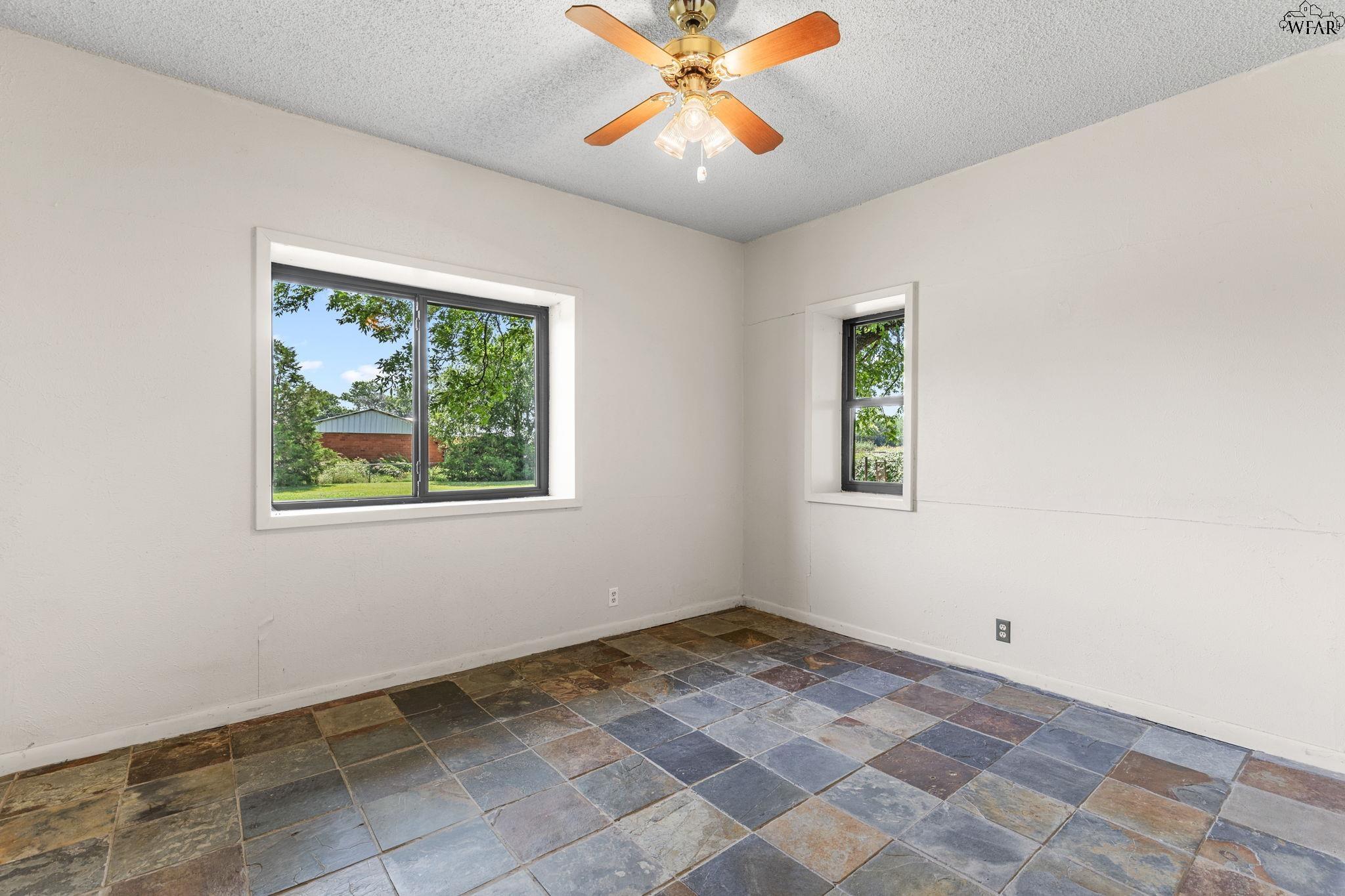 1000 E HIGHWAY ST Unit: 1008 E Highway St