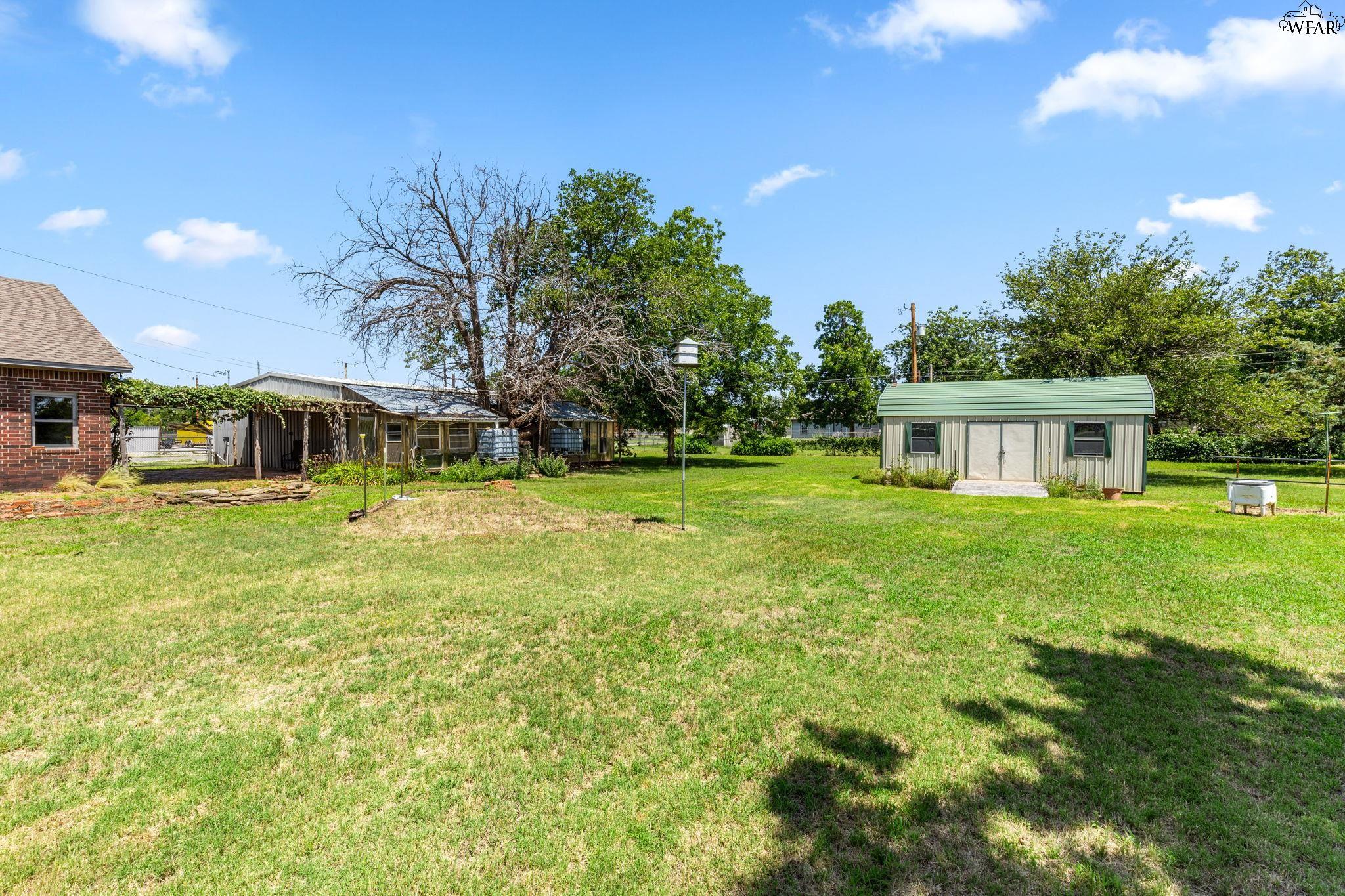 1000 E HIGHWAY ST Unit: 1008 E Highway St