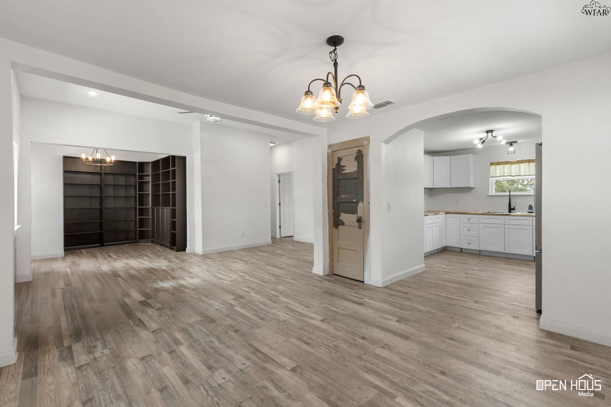 5312 CROWN LANE