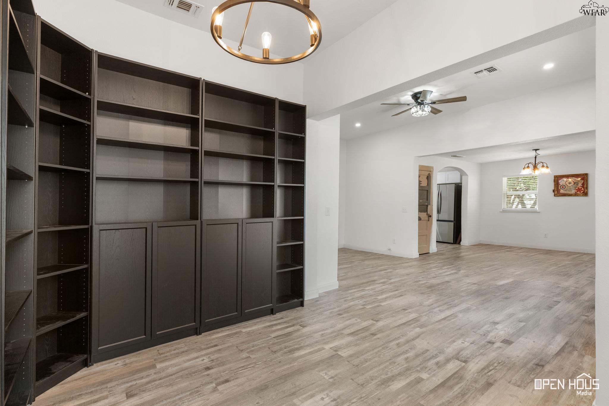 5312 CROWN LANE