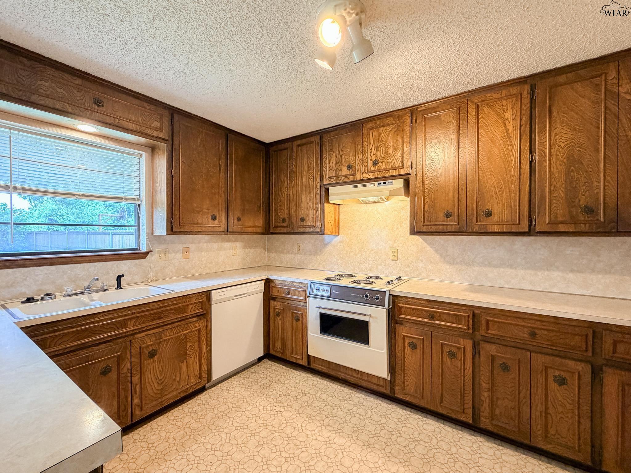 5210 WILDWOOD DRIVE