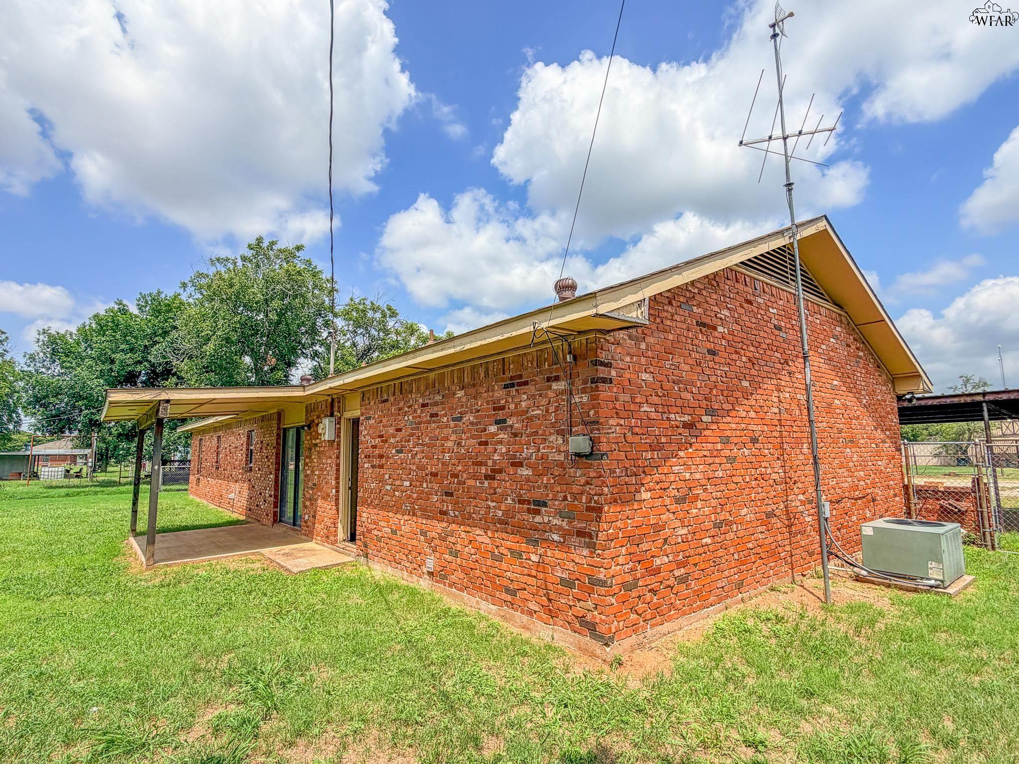 203 W COTTONWOOD STREET