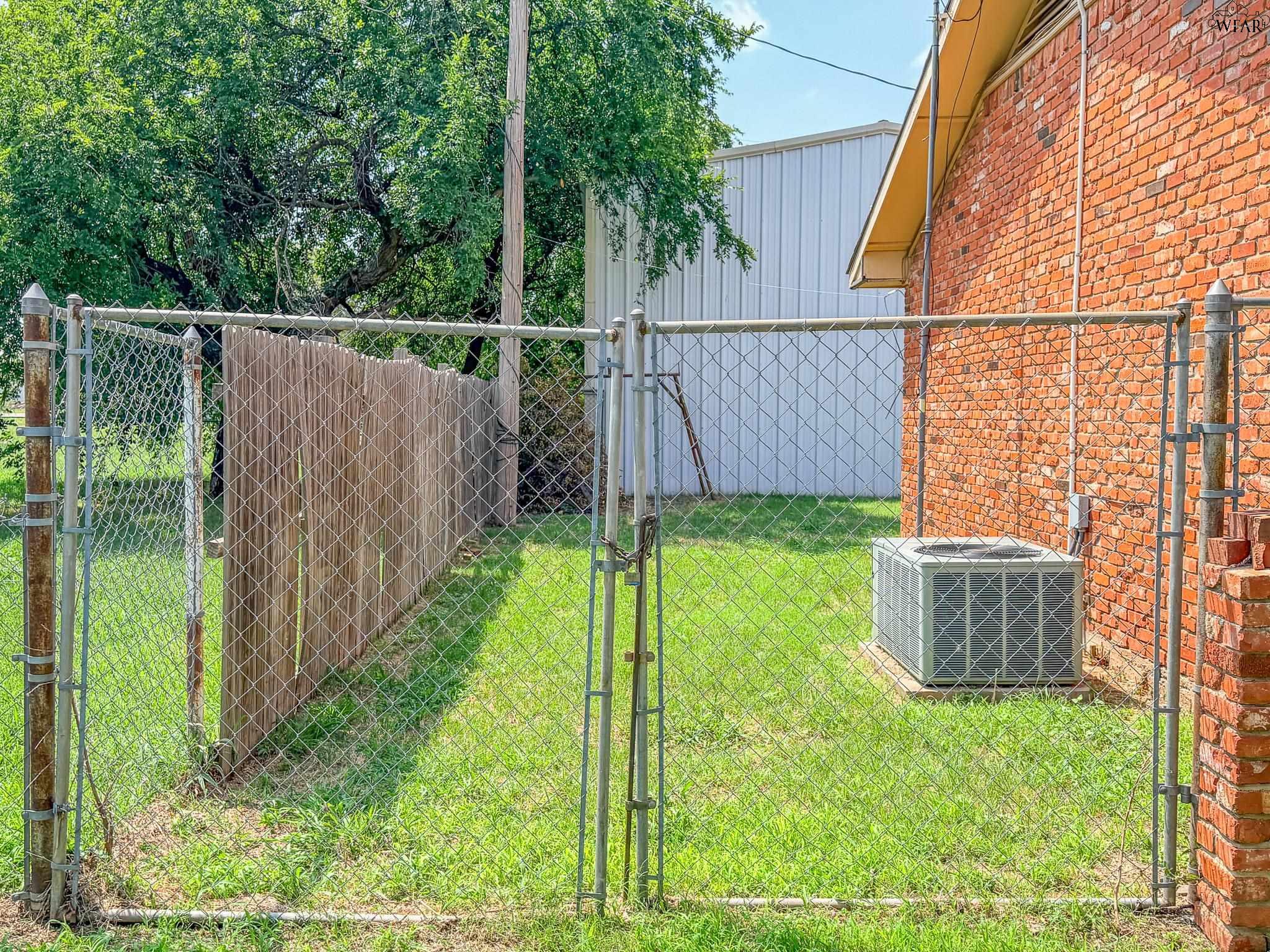 203 W COTTONWOOD STREET