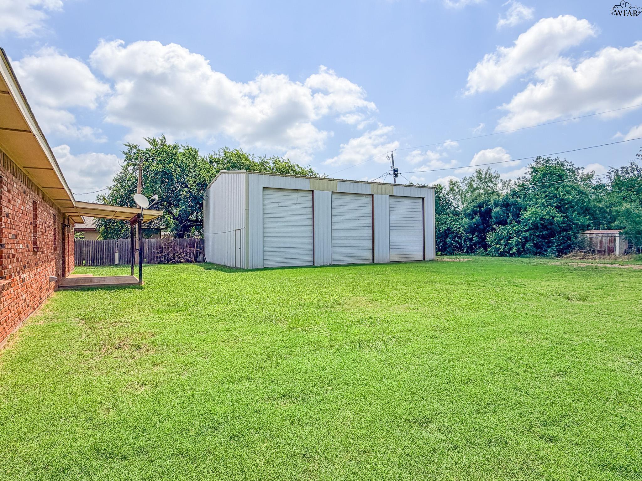 203 W COTTONWOOD STREET