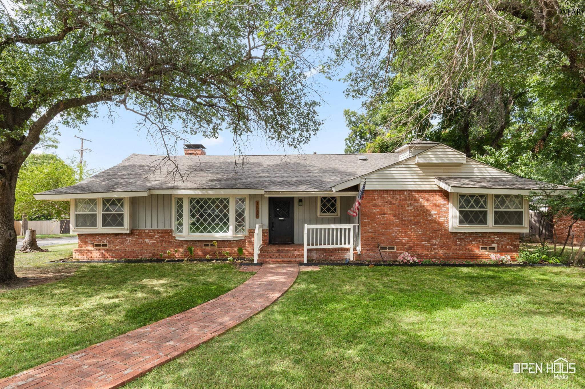 1534 MESQUITE STREET
