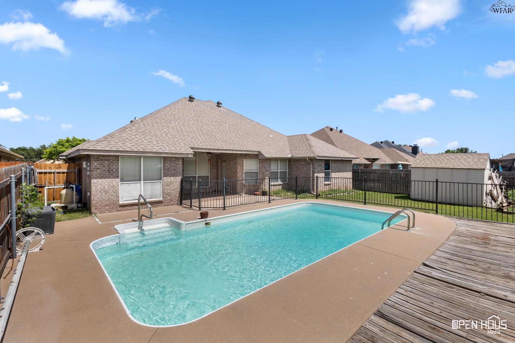 4804 WHISPER WIND DRIVE