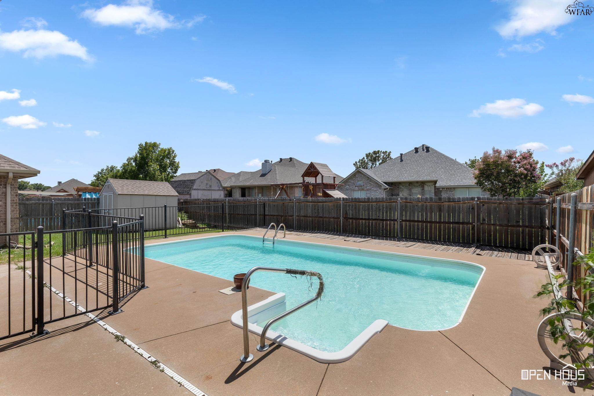 4804 WHISPER WIND DRIVE