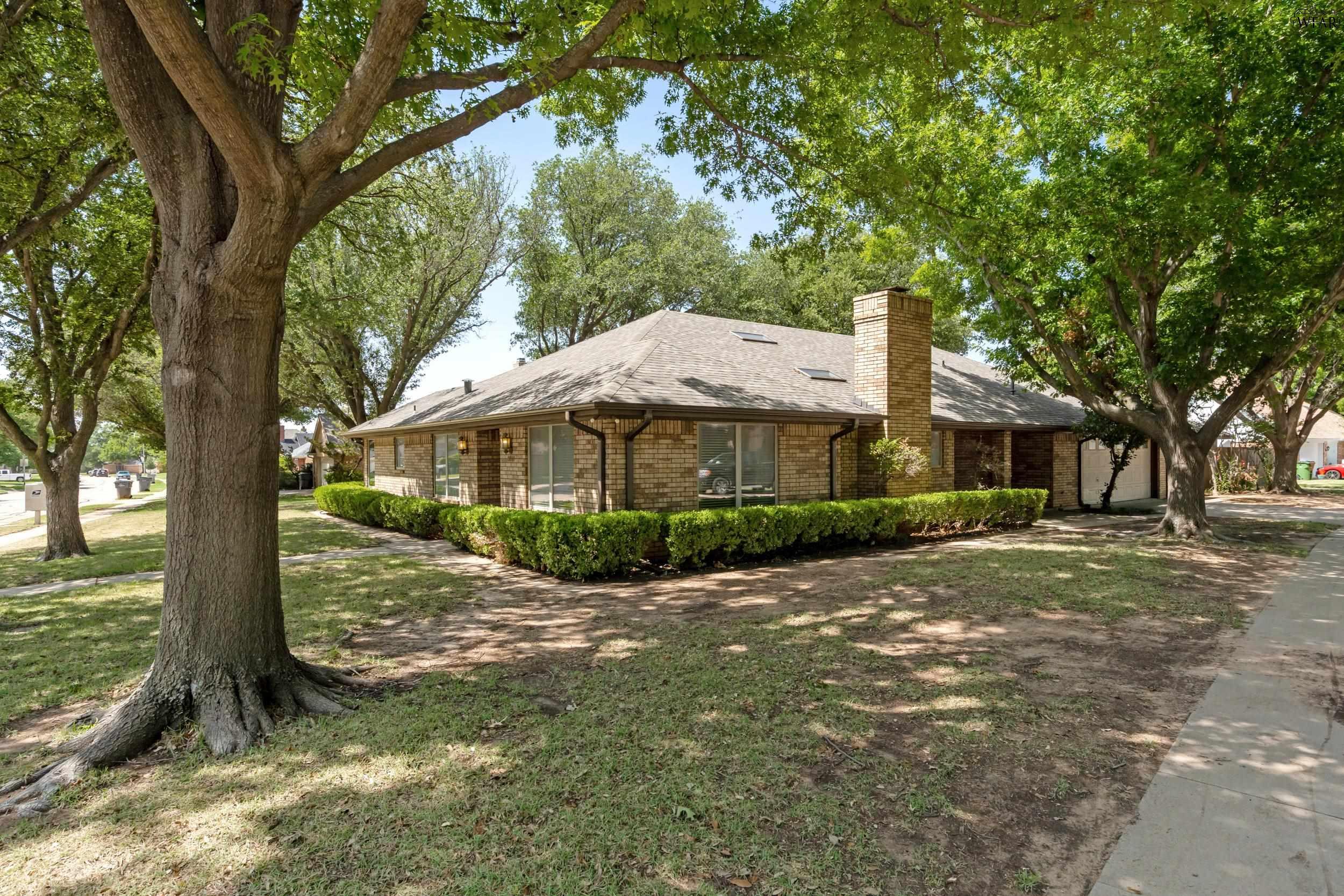 3000 LOMBARD DRIVE