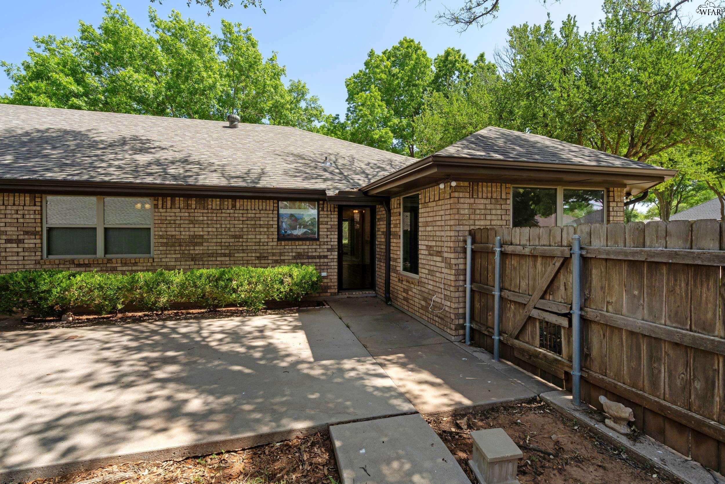 3000 LOMBARD DRIVE