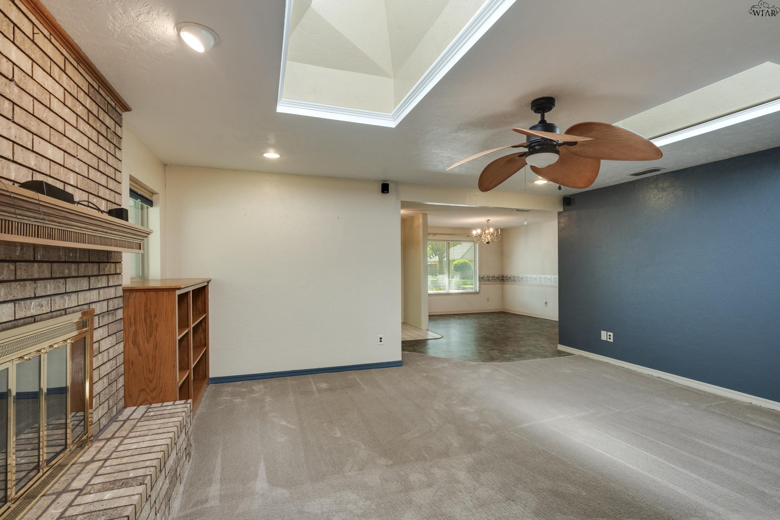 3000 LOMBARD DRIVE