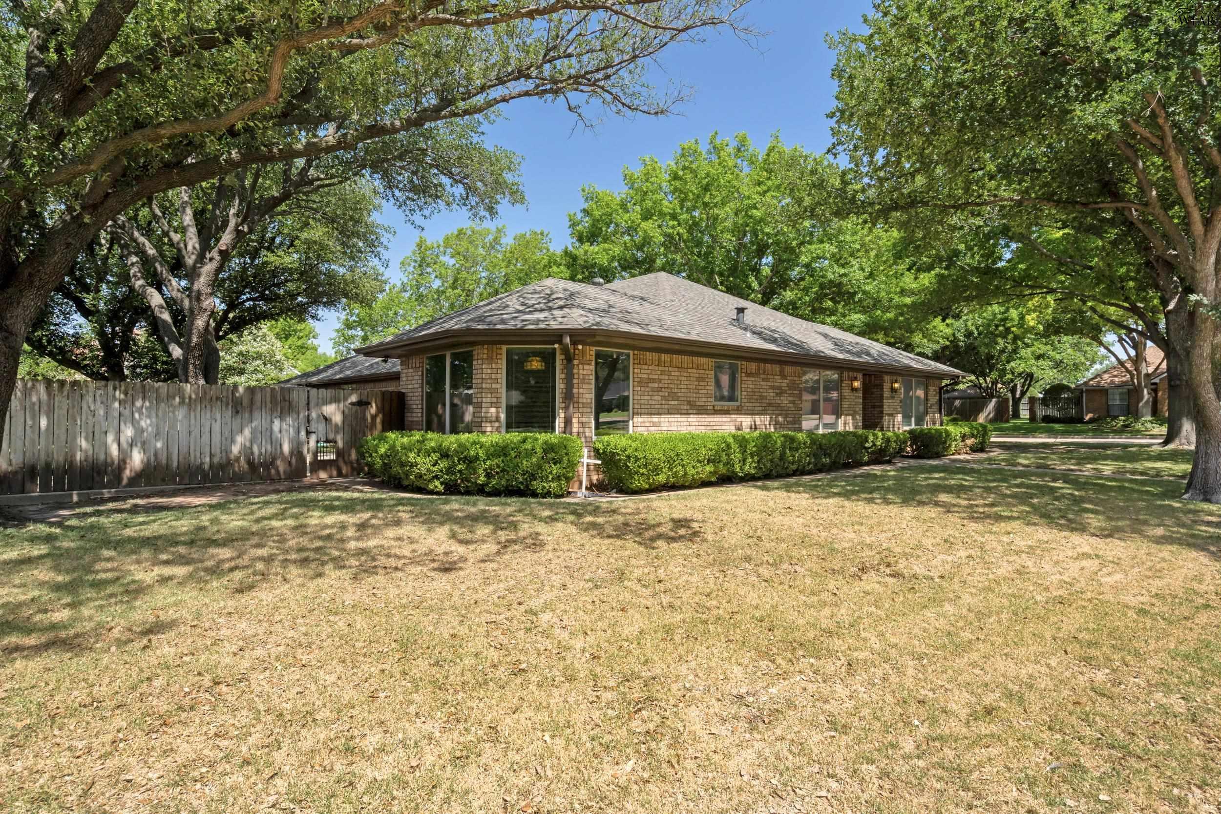 3000 LOMBARD DRIVE