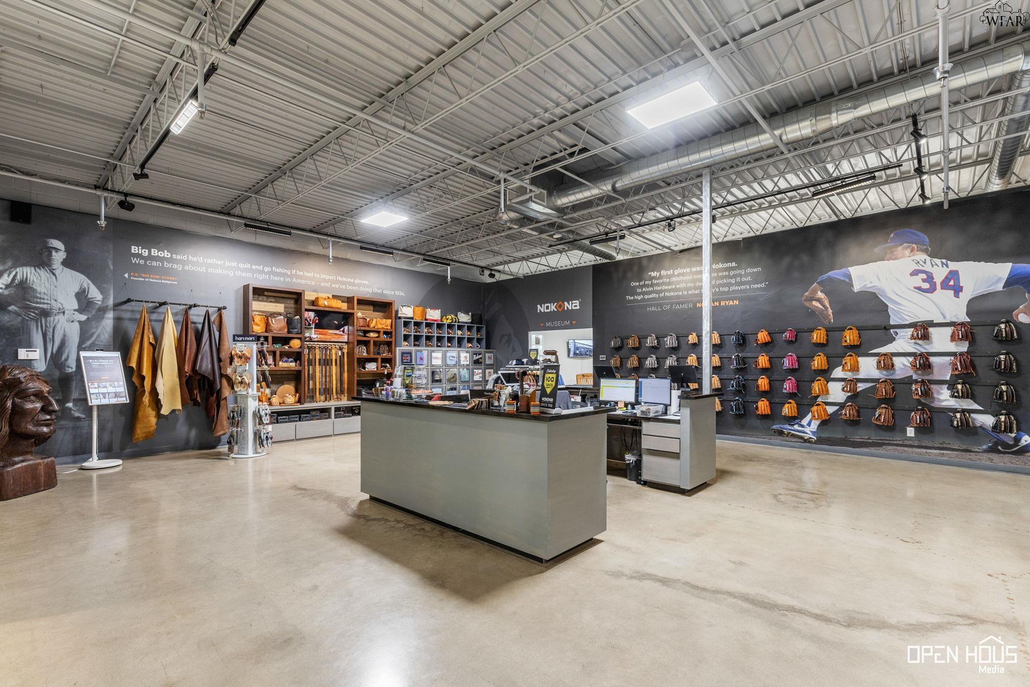 917 E HWY 82 Unit: STE F