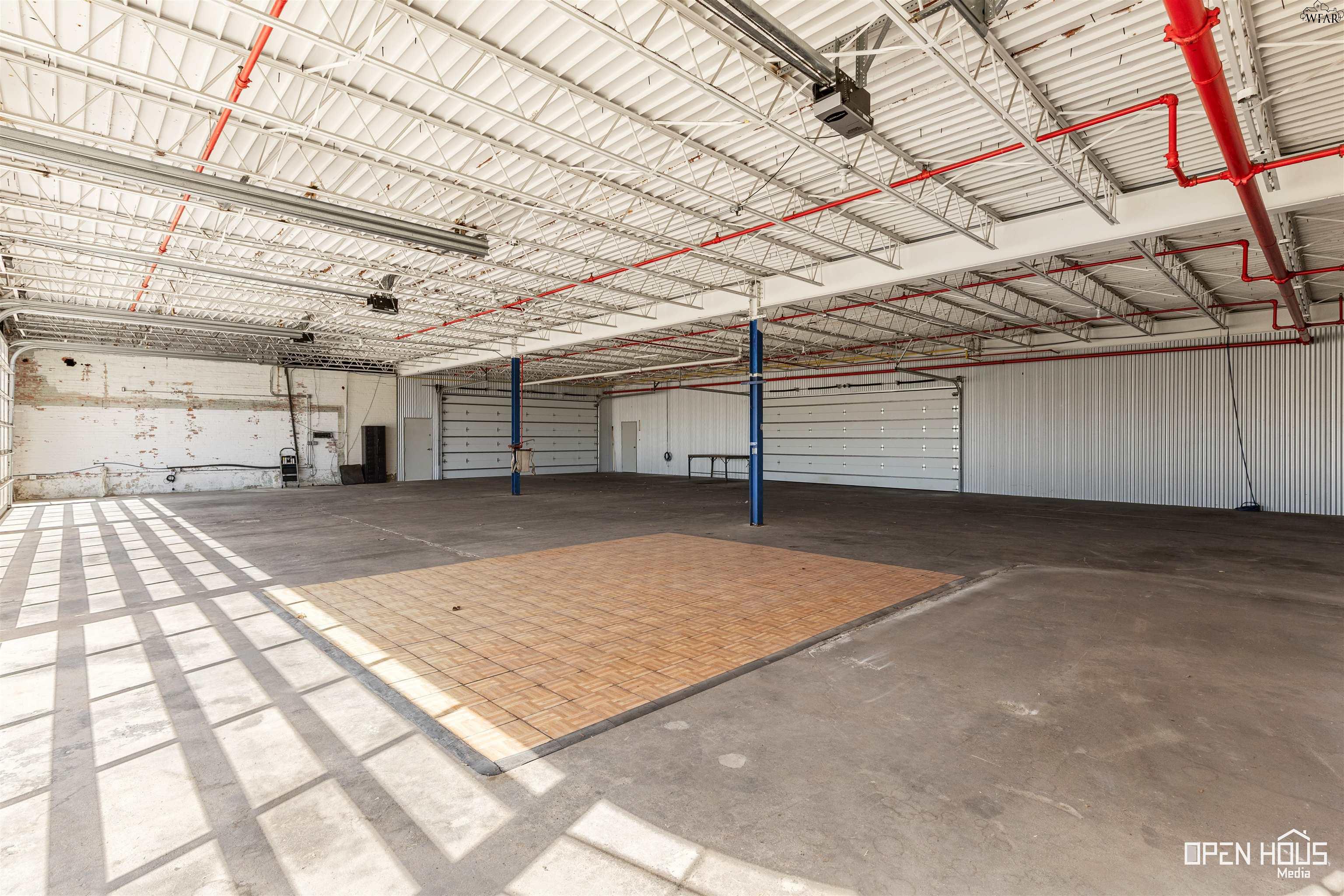 917 E HWY 82 Unit: STE F