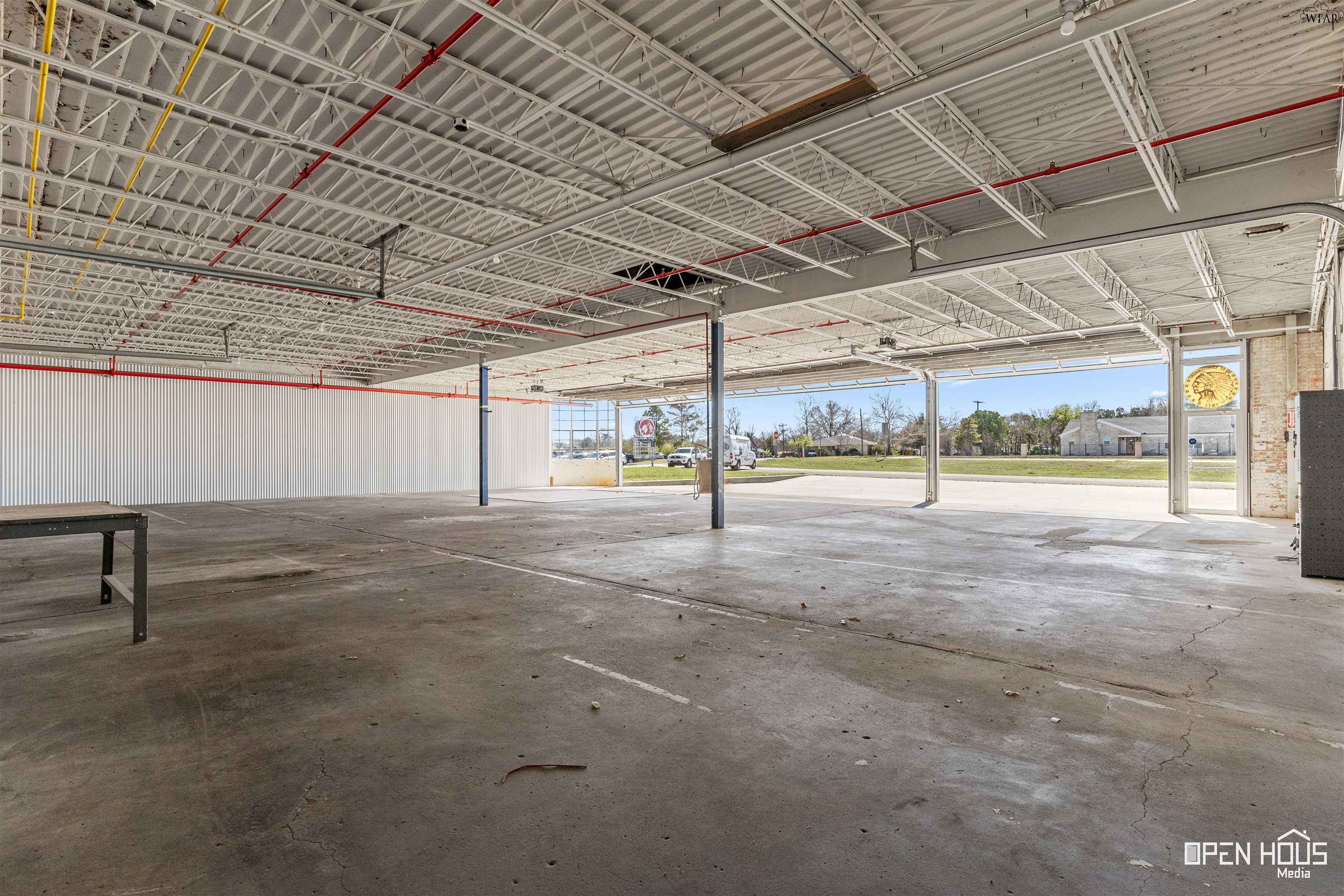 917 E HWY 82 Unit: STE F