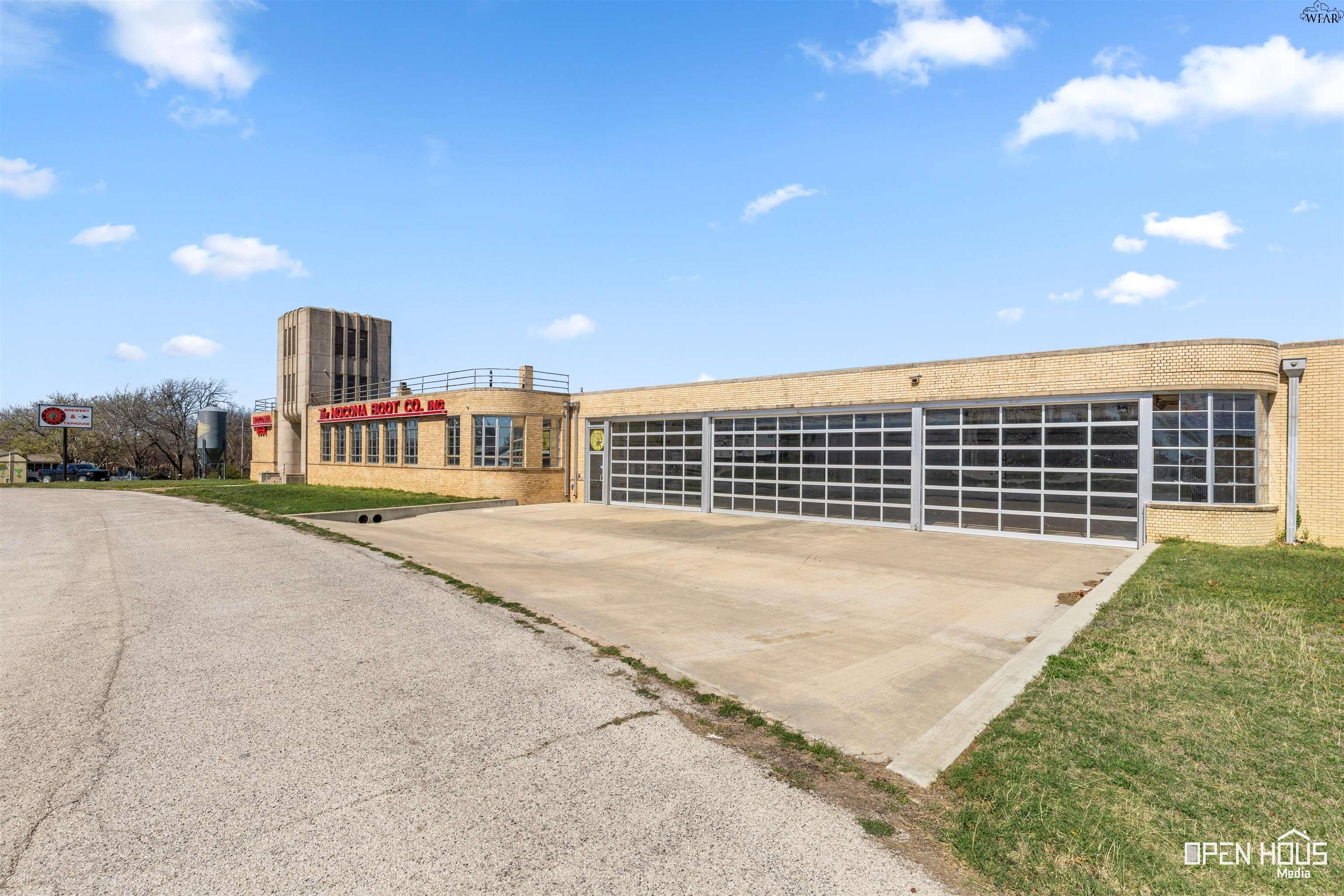 917 E HWY 82 Unit: STE E