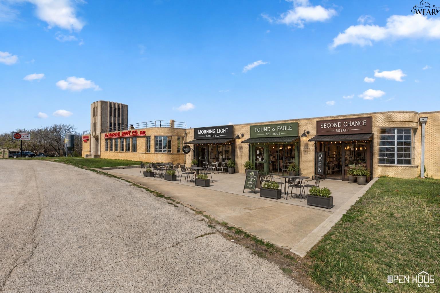 917 E HWY 82 Unit: STE E