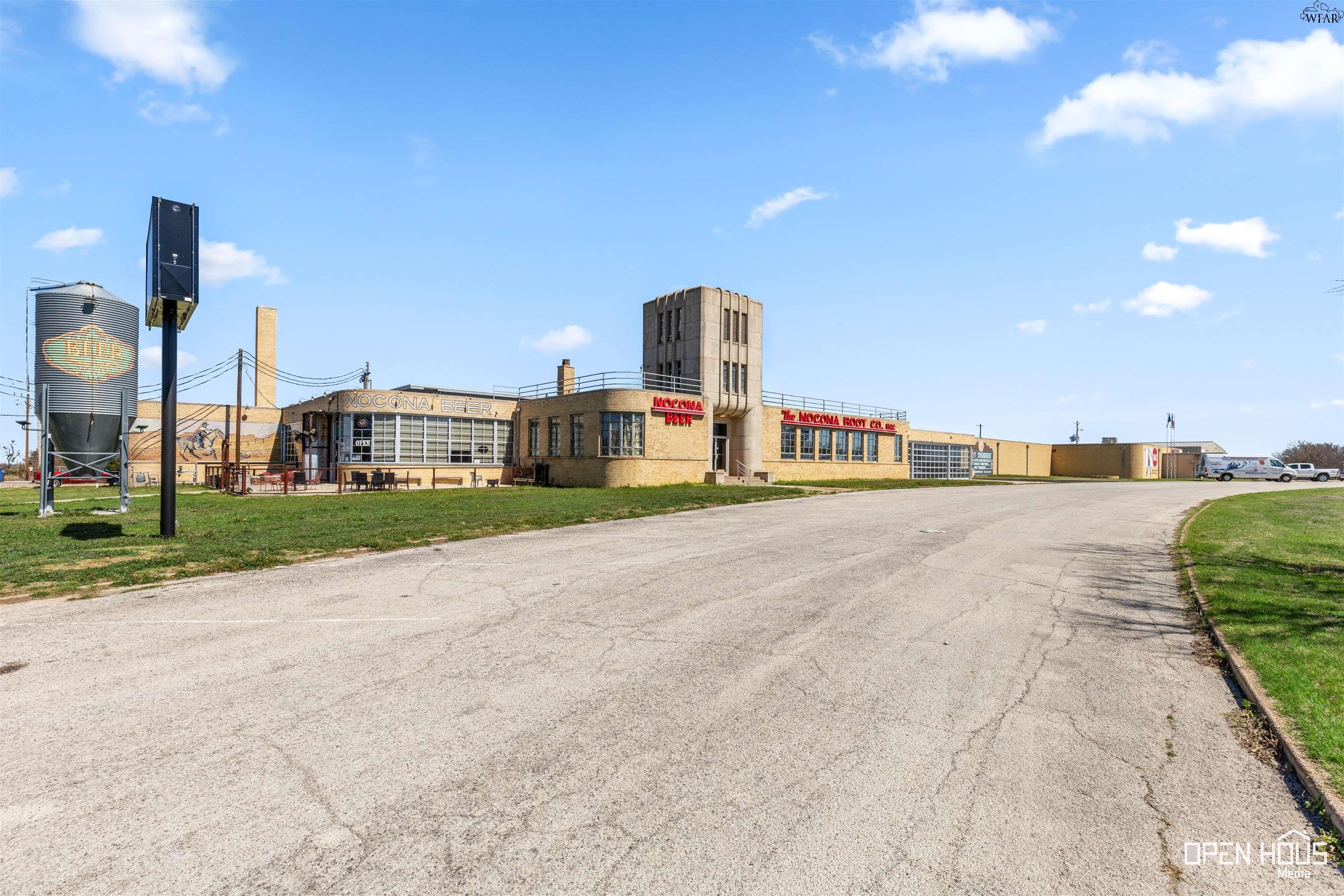 917 E HWY 82 Unit: STE E