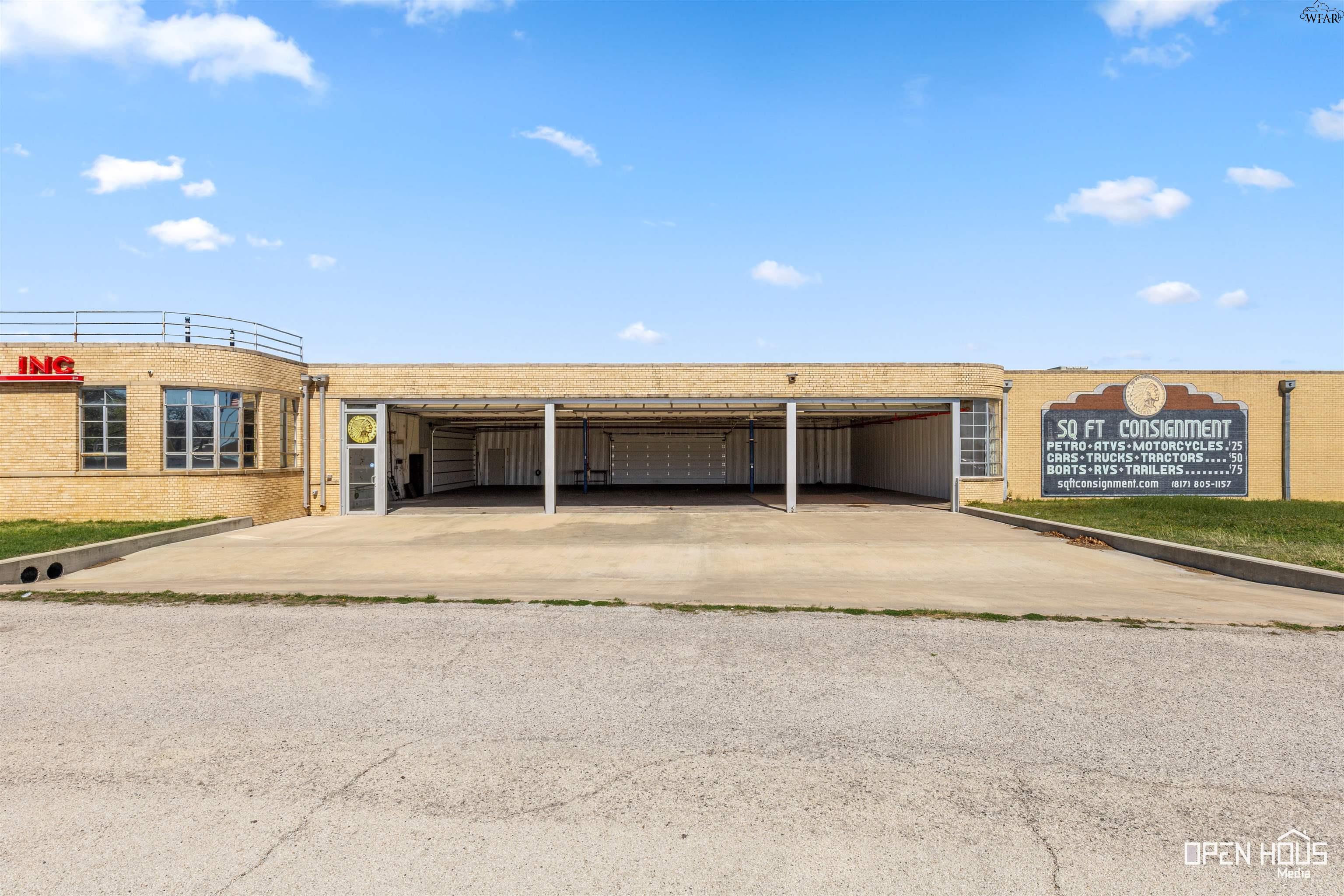 917 E HWY 82 Unit: STE E