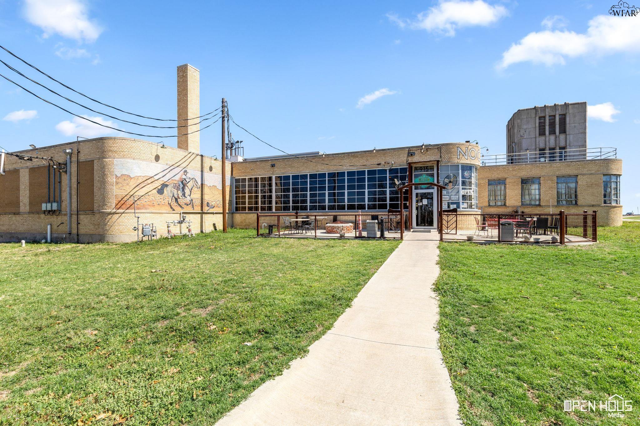917 E HWY 82 Unit: STE E