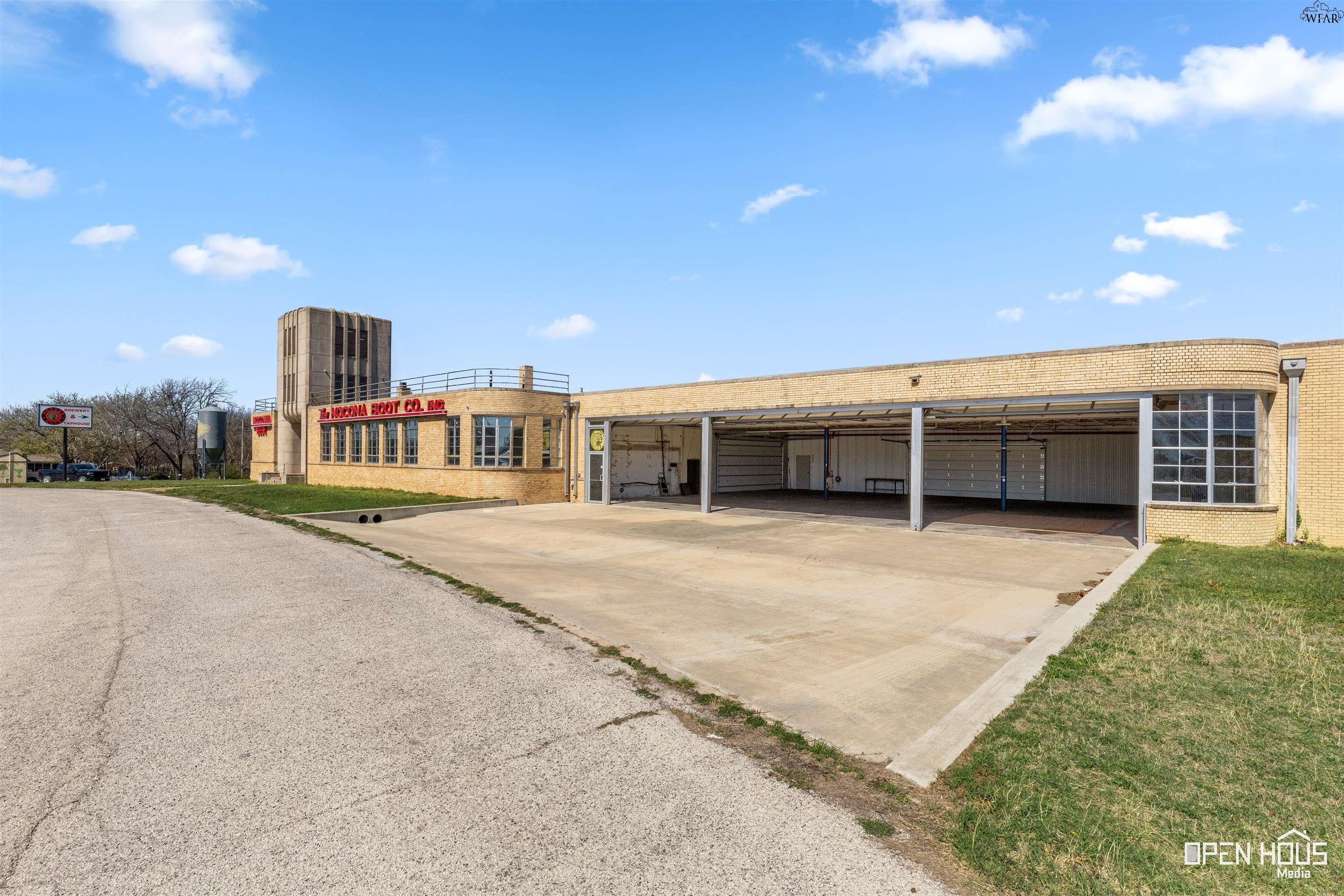 917 E HWY 82 Unit: STE E