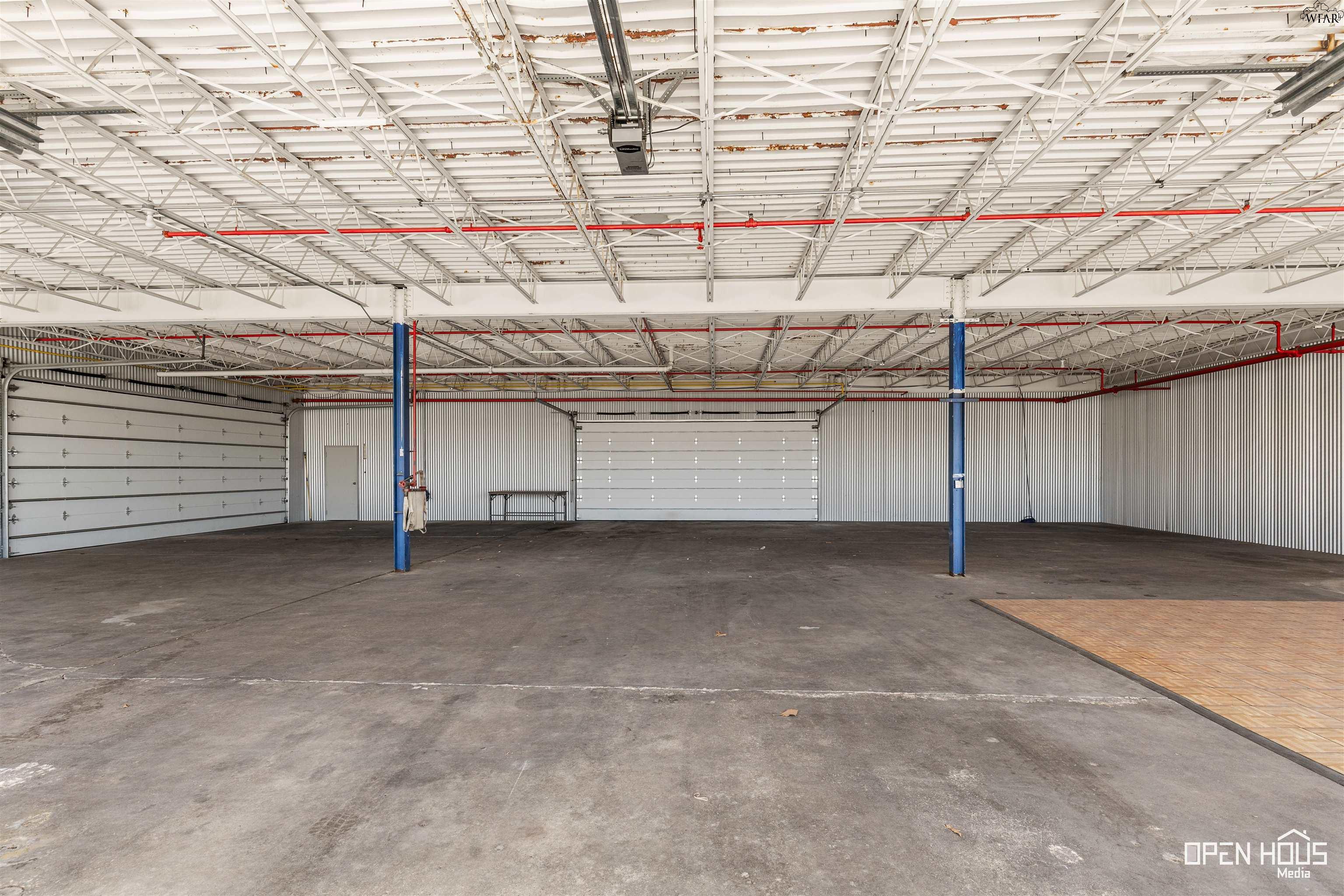 917 E HWY 82 Unit: STE E