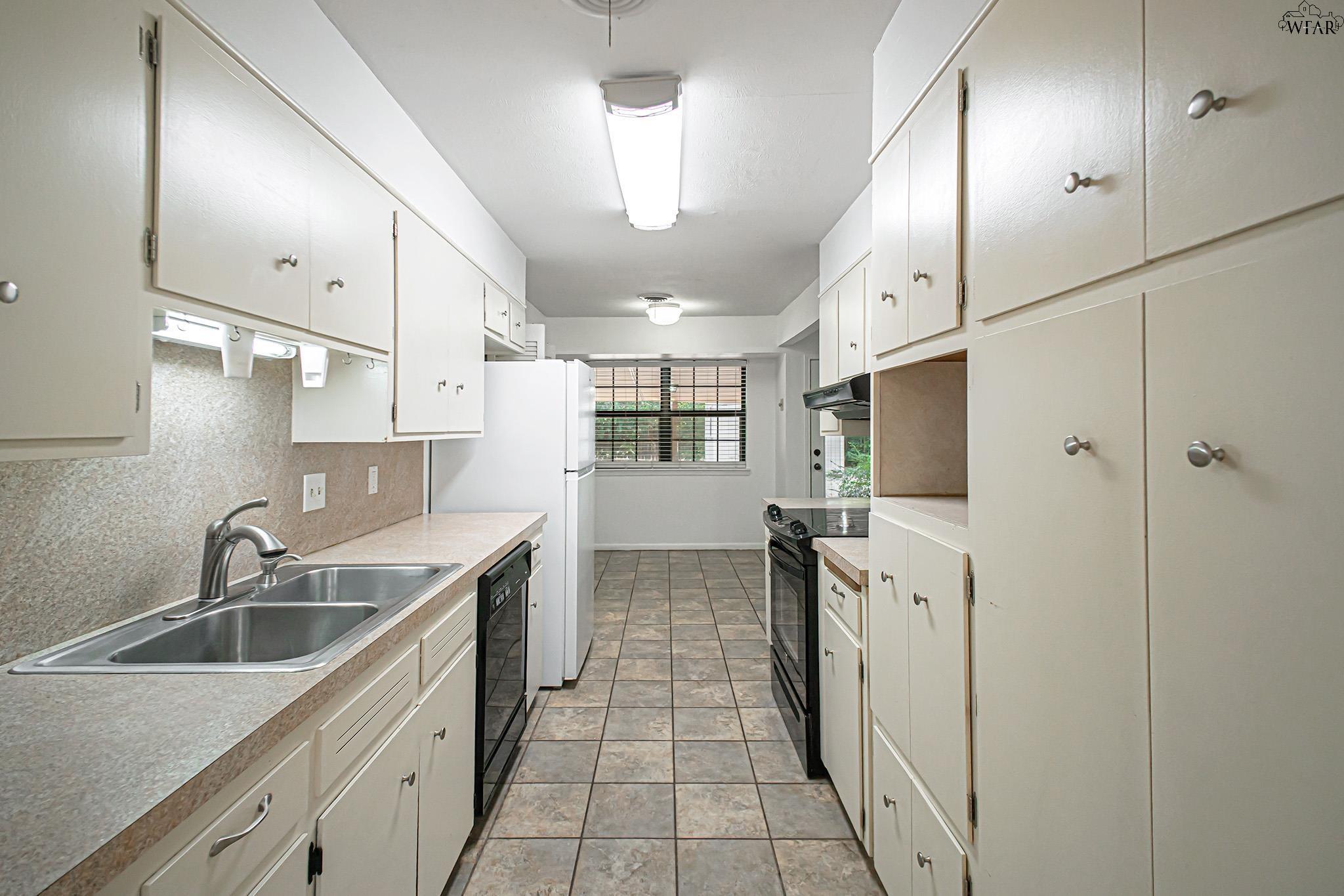 4806 DEL RIO TRAIL