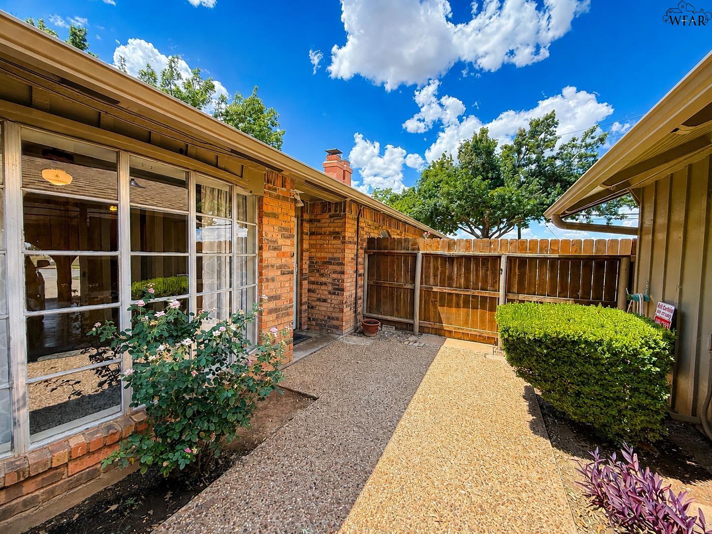 4500 SPANISH TRACE Unit: unit 4