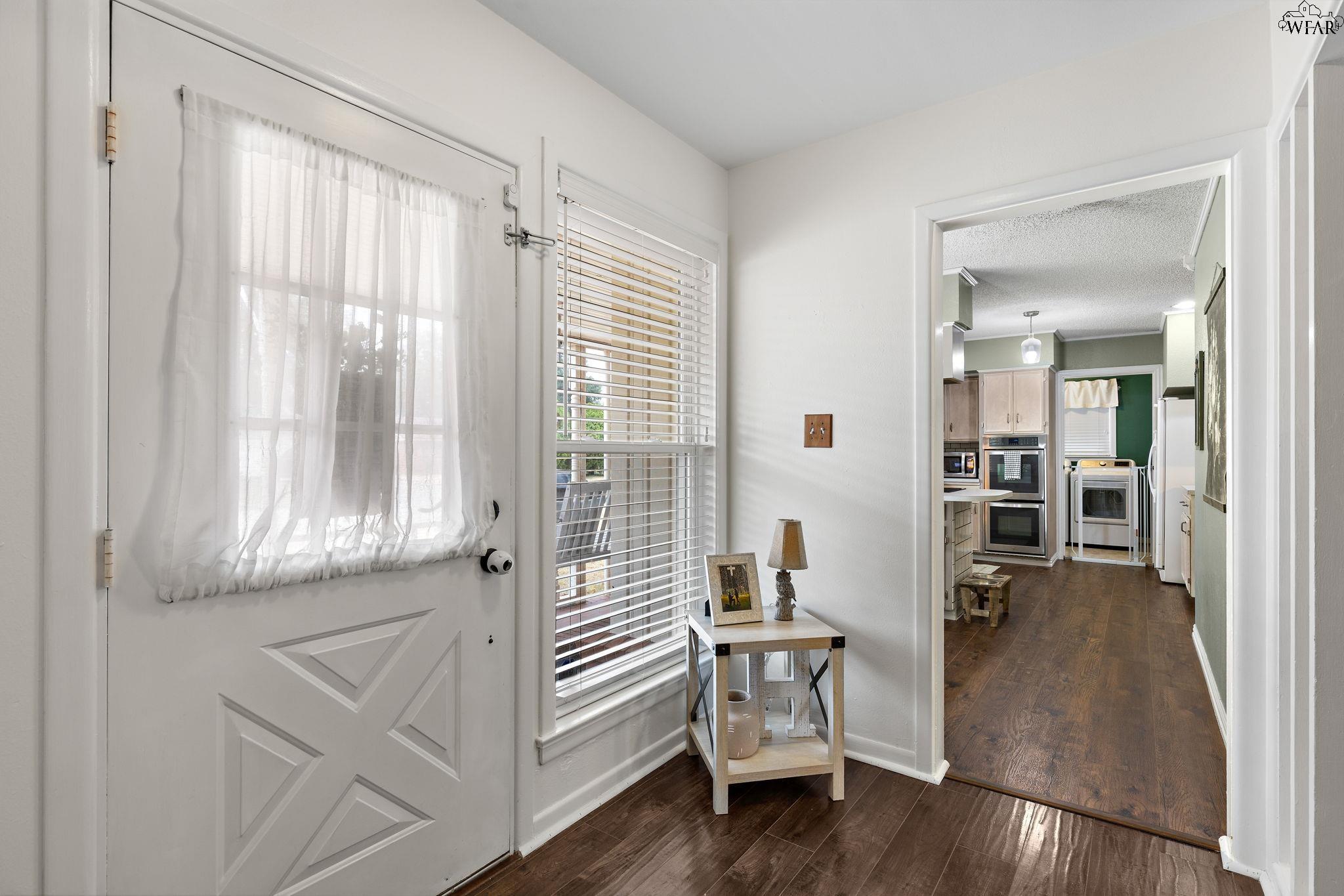 1706 MARY LANE