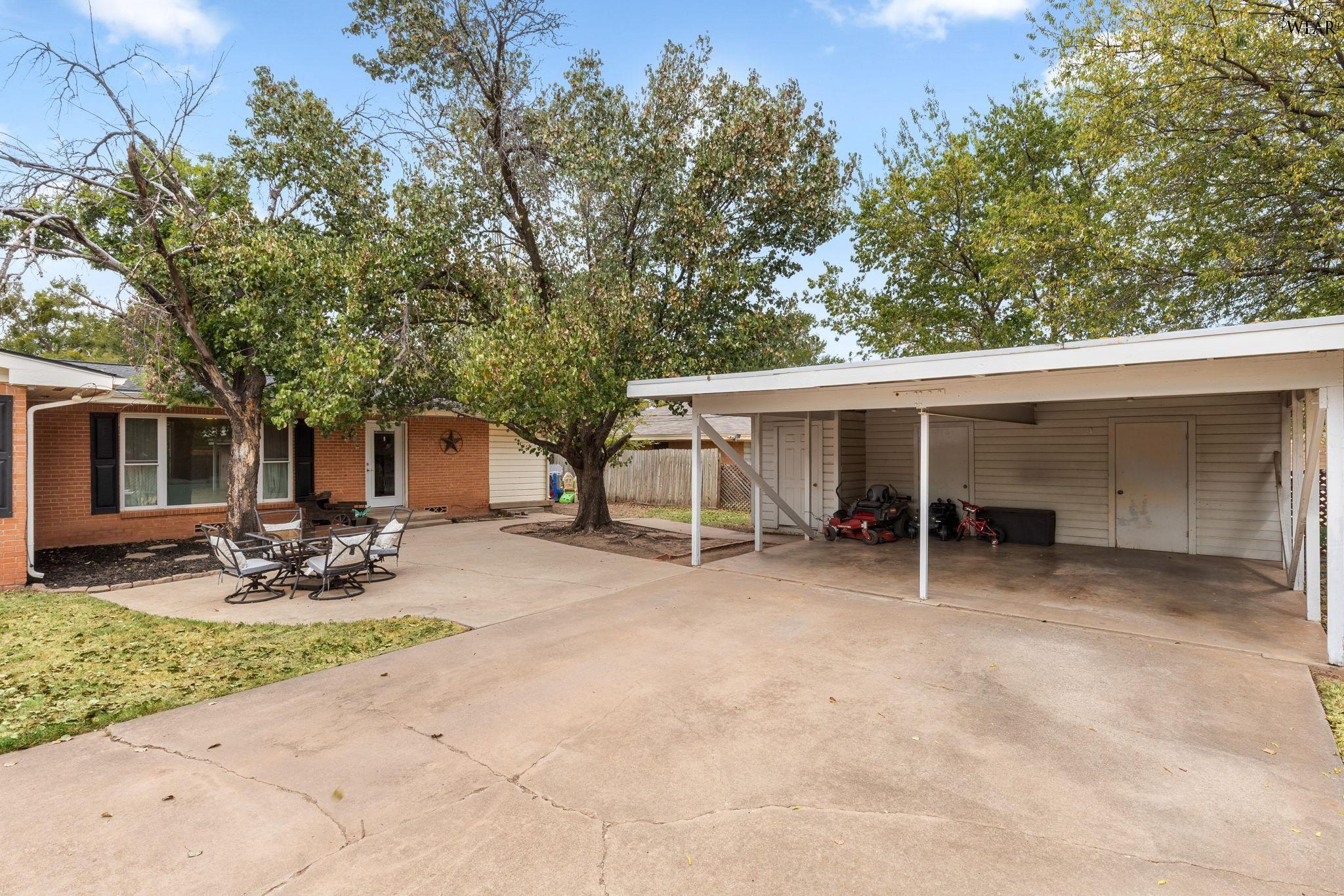 1706 MARY LANE
