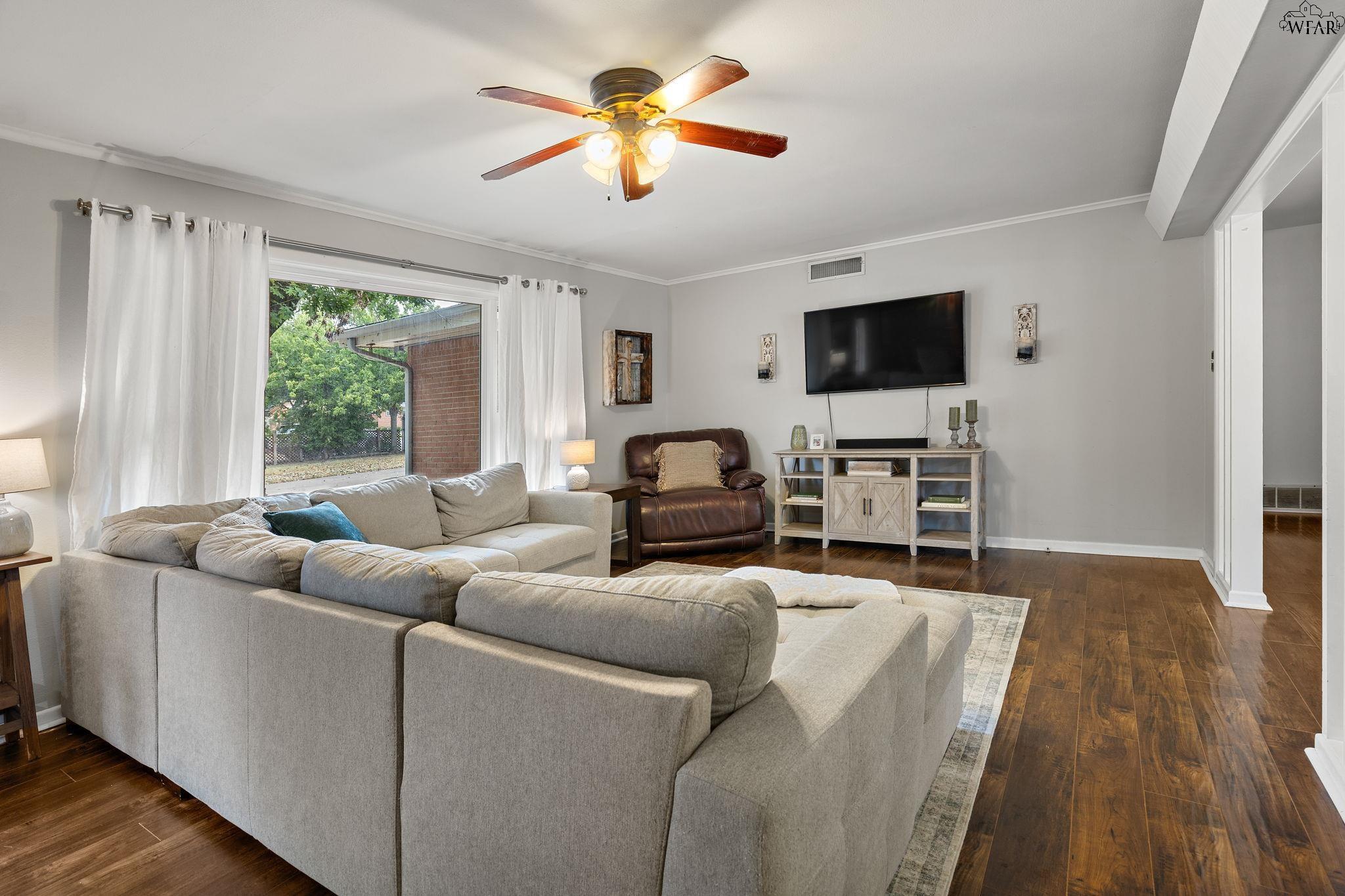 1706 MARY LANE