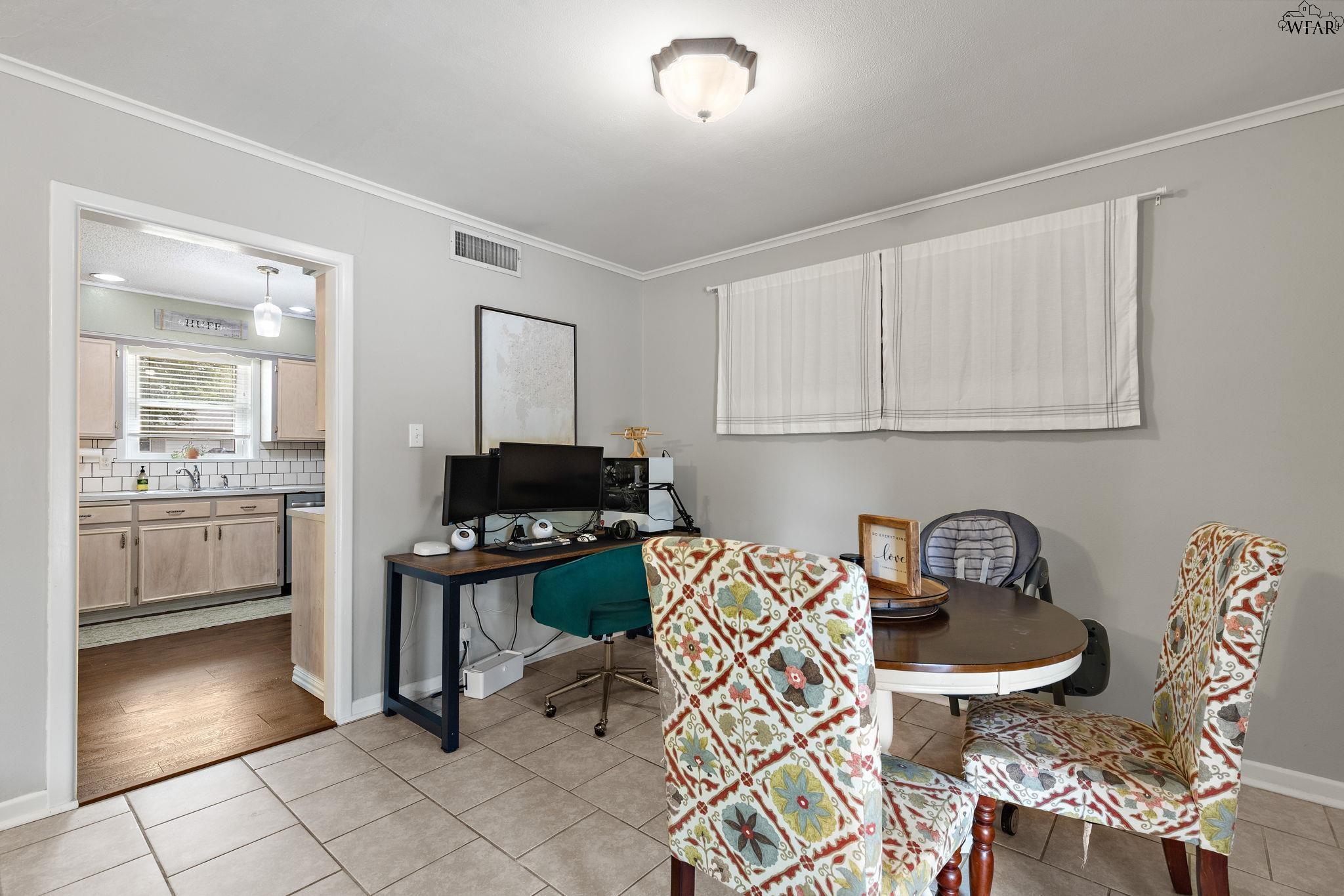 1706 MARY LANE