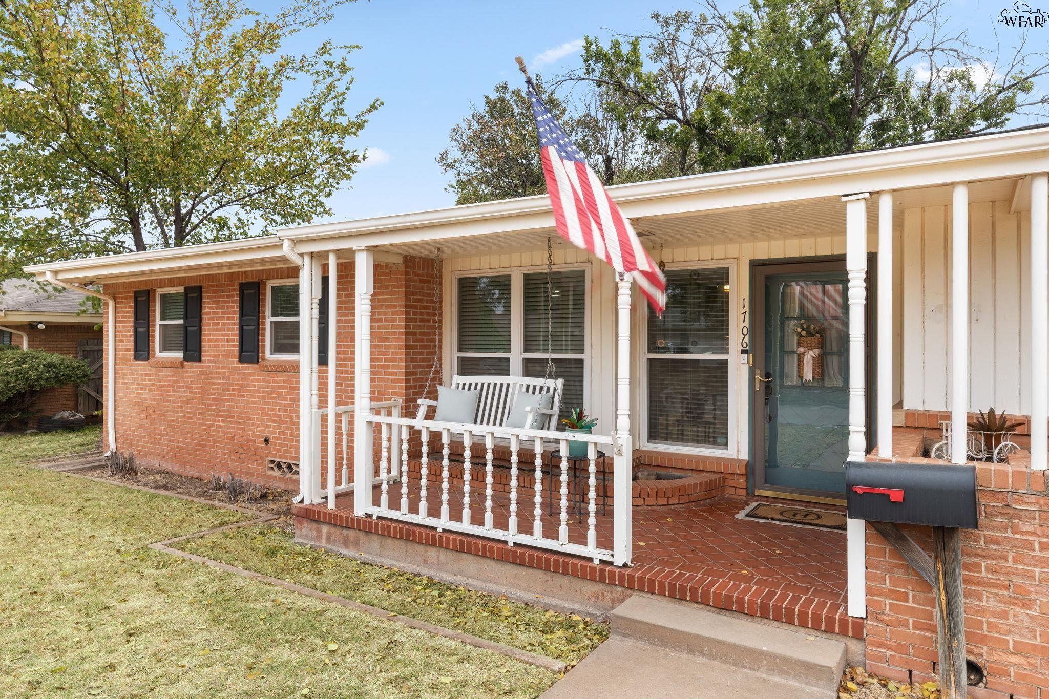 1706 MARY LANE