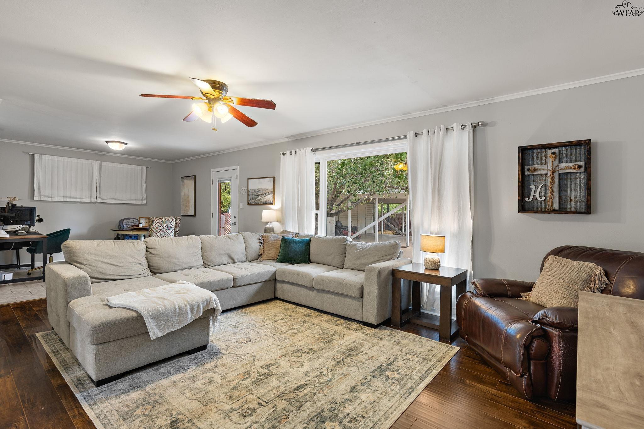1706 MARY LANE