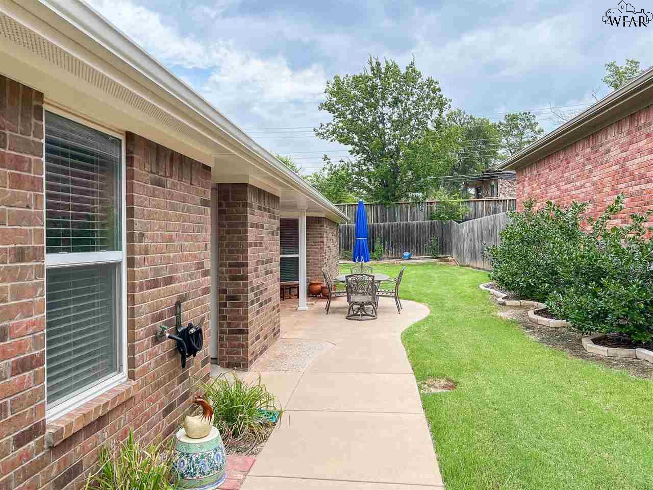 2013 WINDMILL LAKE AVENUE
