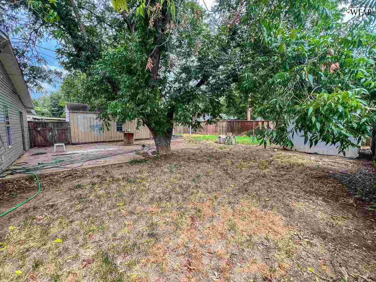 2944 FEATHERSTON AVENUE