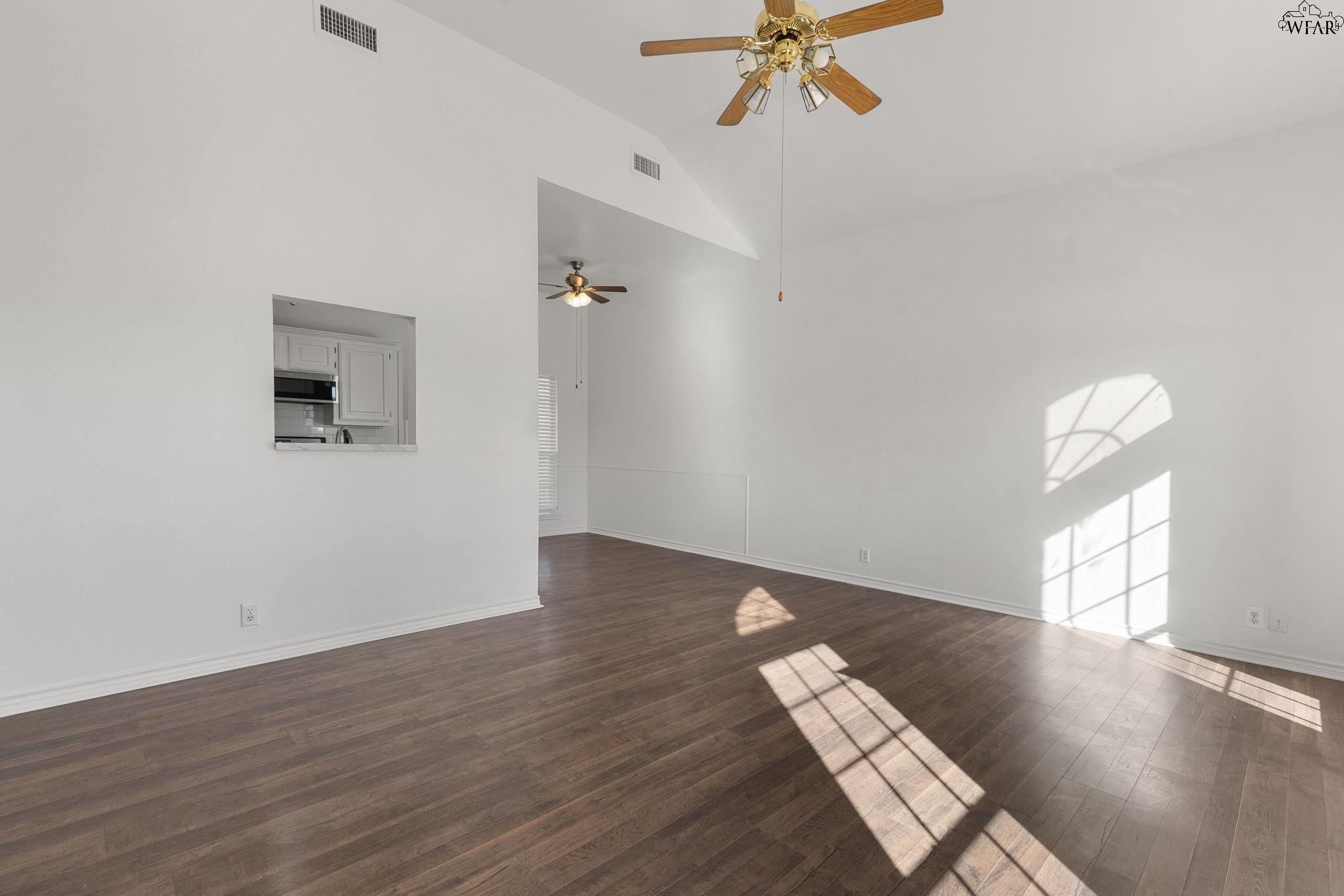 411 HORSESHOE LANE