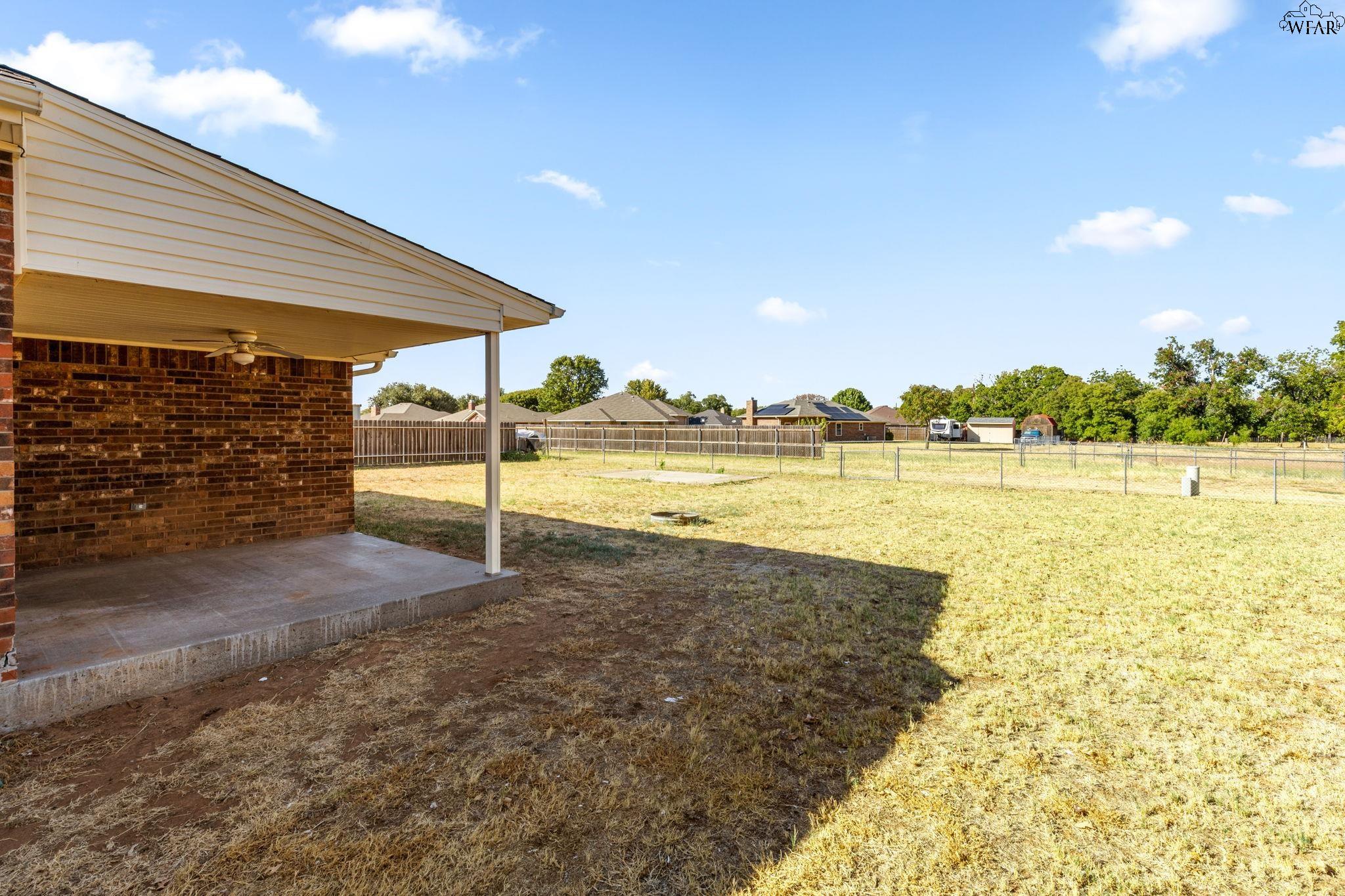 411 HORSESHOE LANE