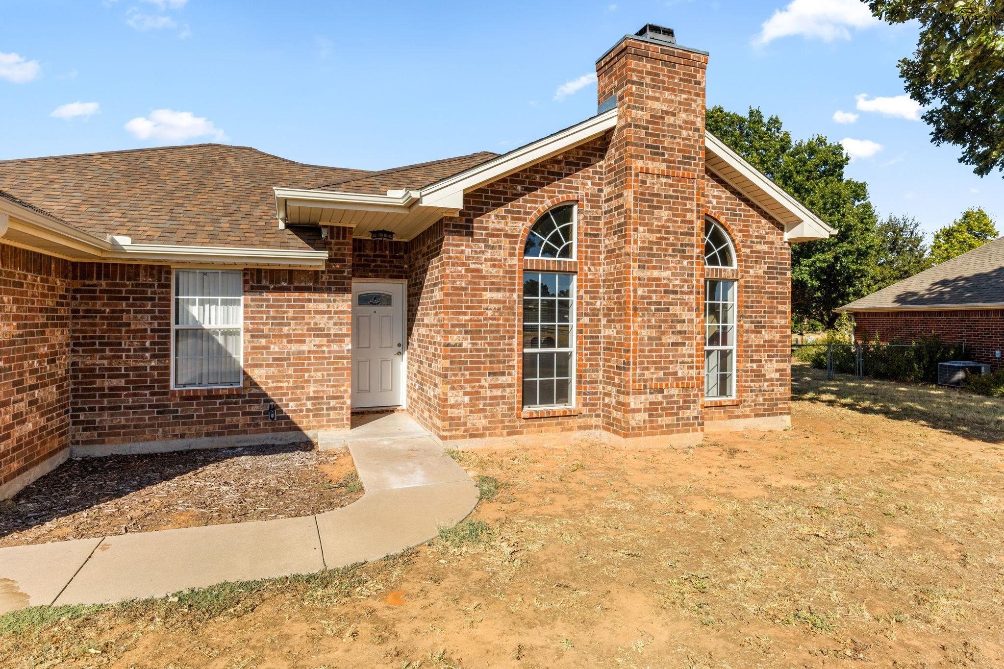 411 HORSESHOE LANE