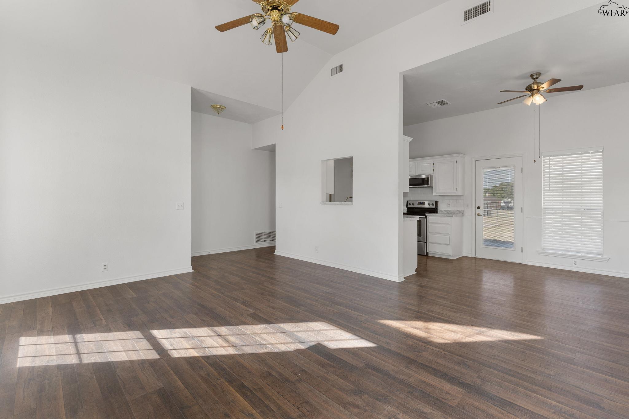 411 HORSESHOE LANE