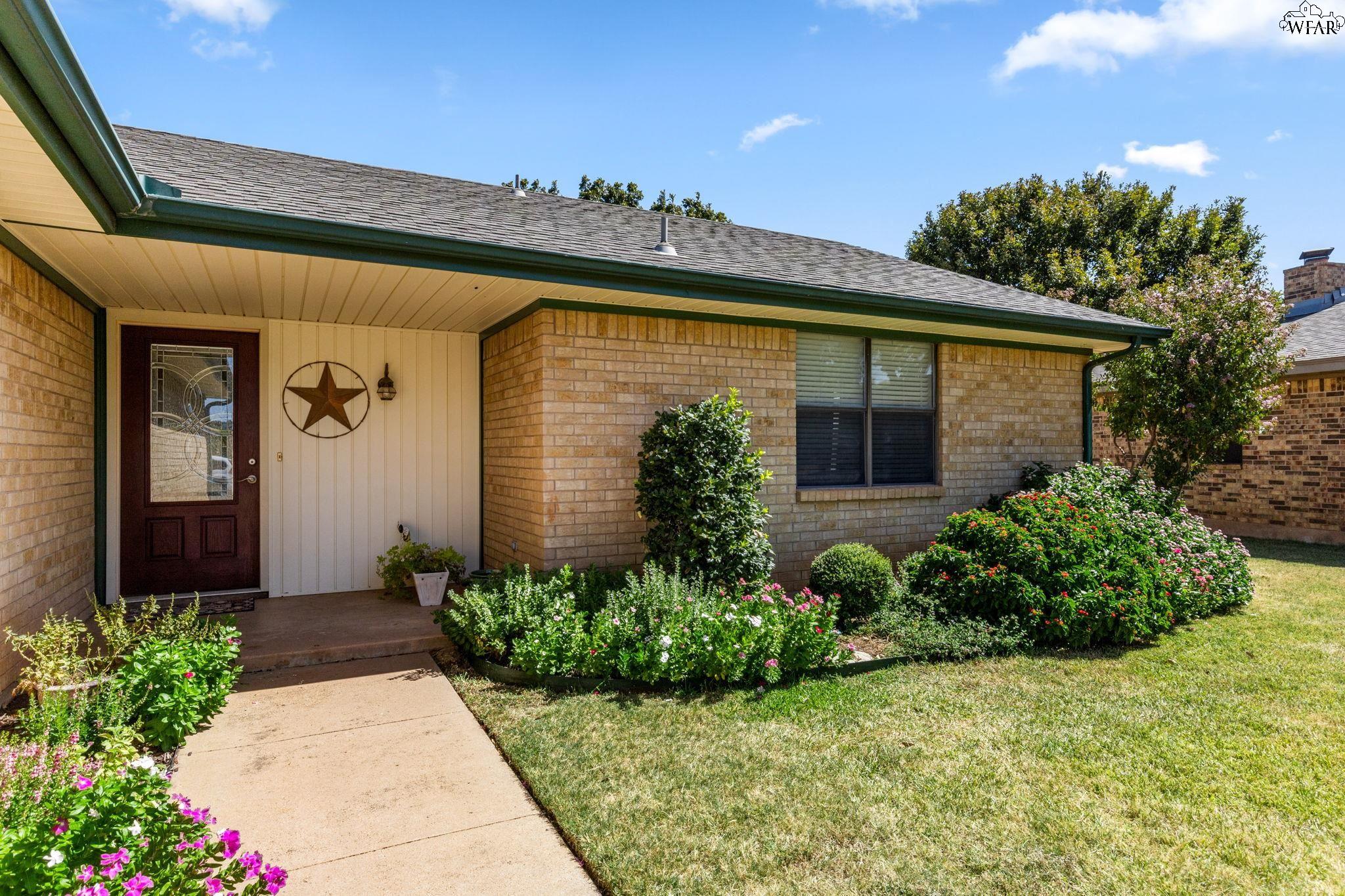 5213 BROOKWOOD DRIVE