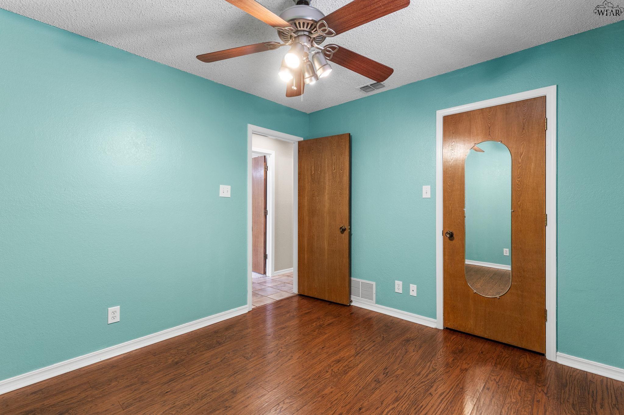 5213 BROOKWOOD DRIVE