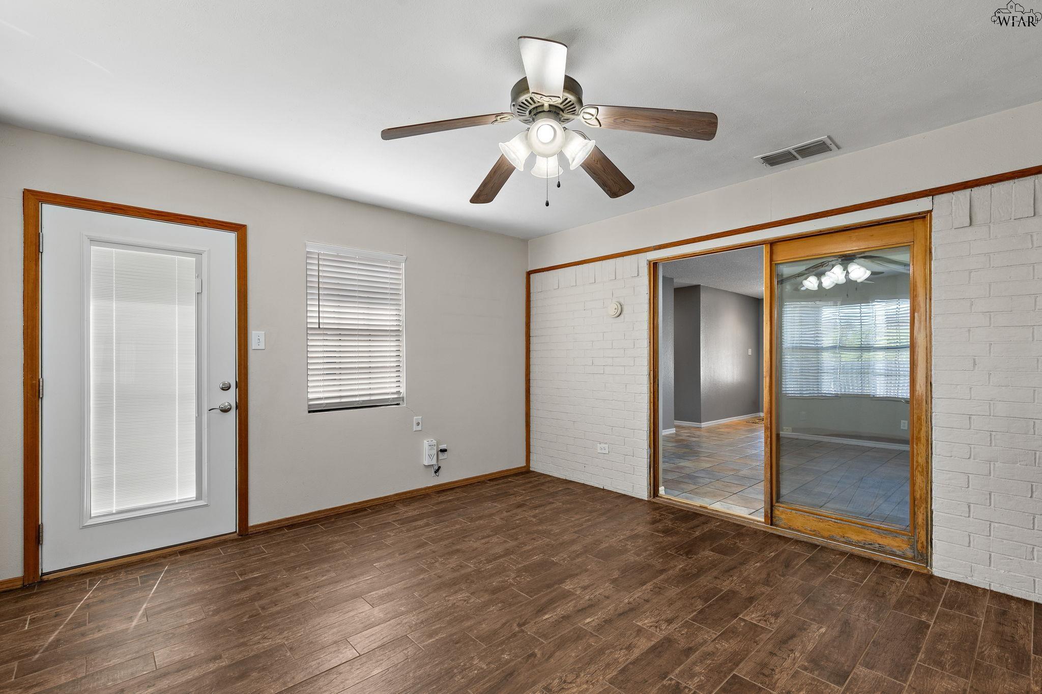 5213 BROOKWOOD DRIVE