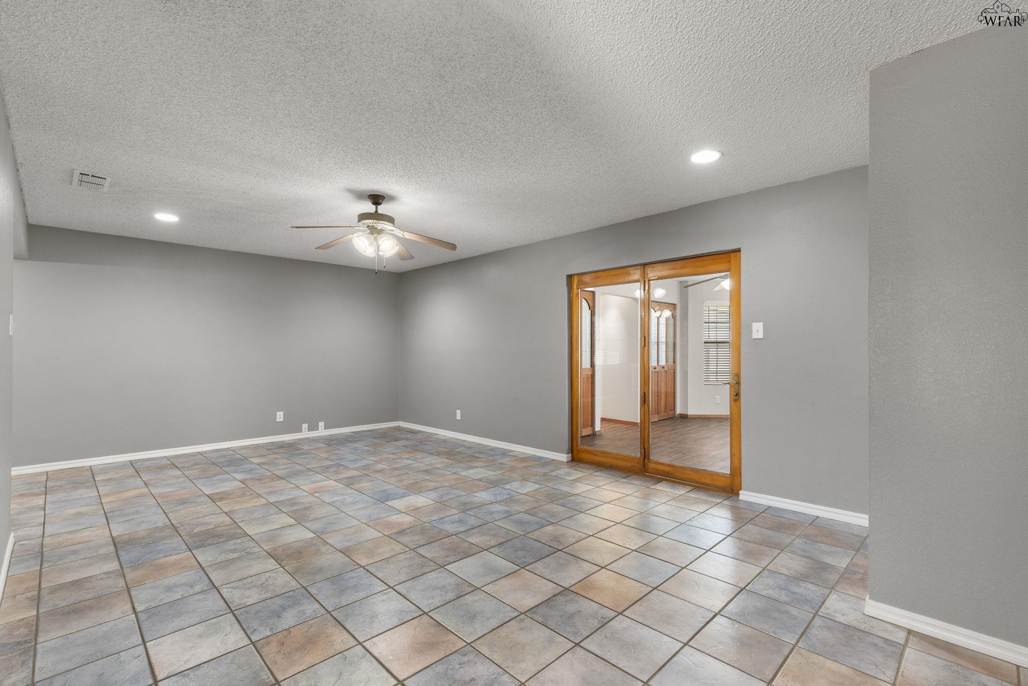 5213 BROOKWOOD DRIVE