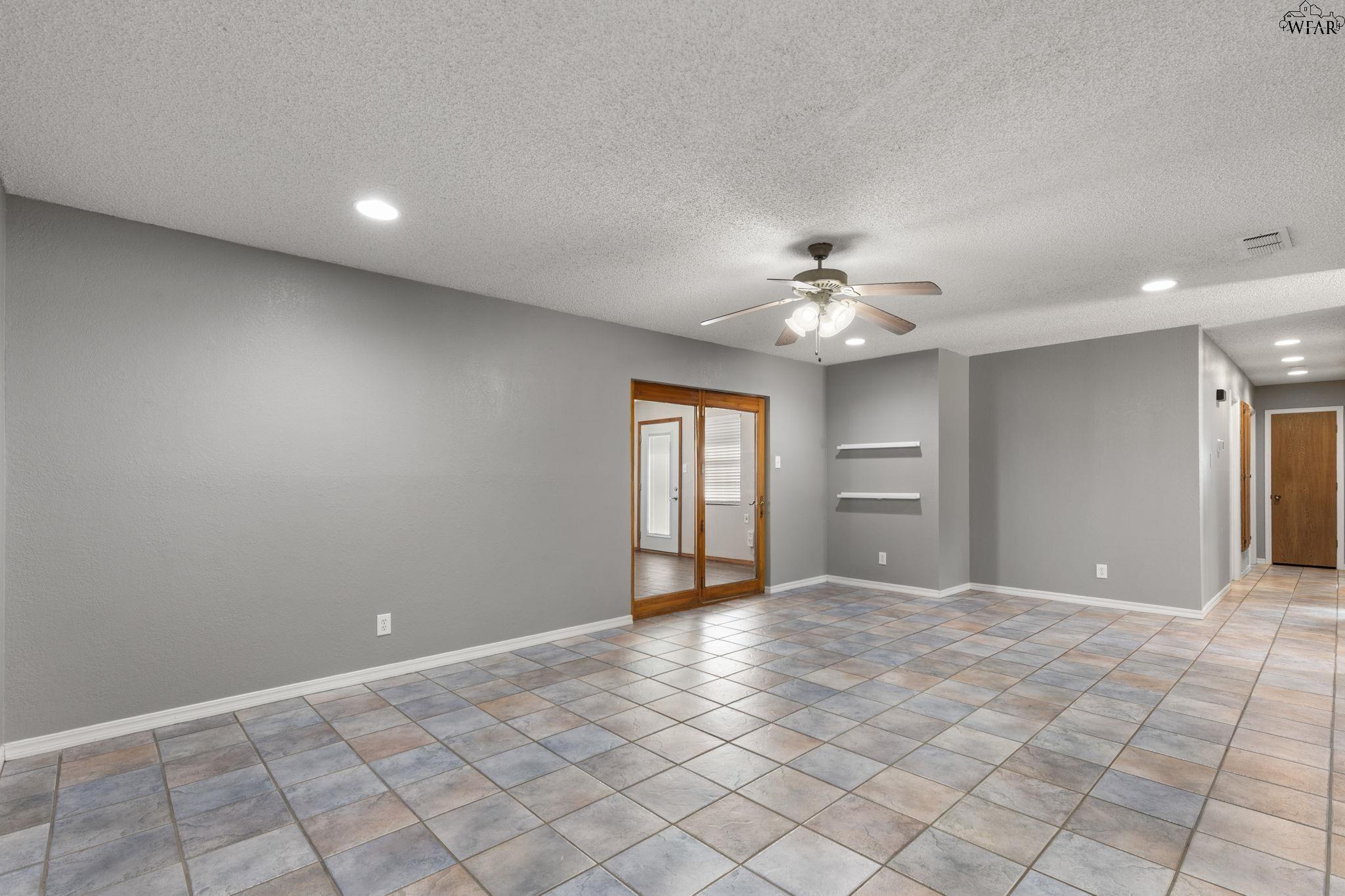 5213 BROOKWOOD DRIVE