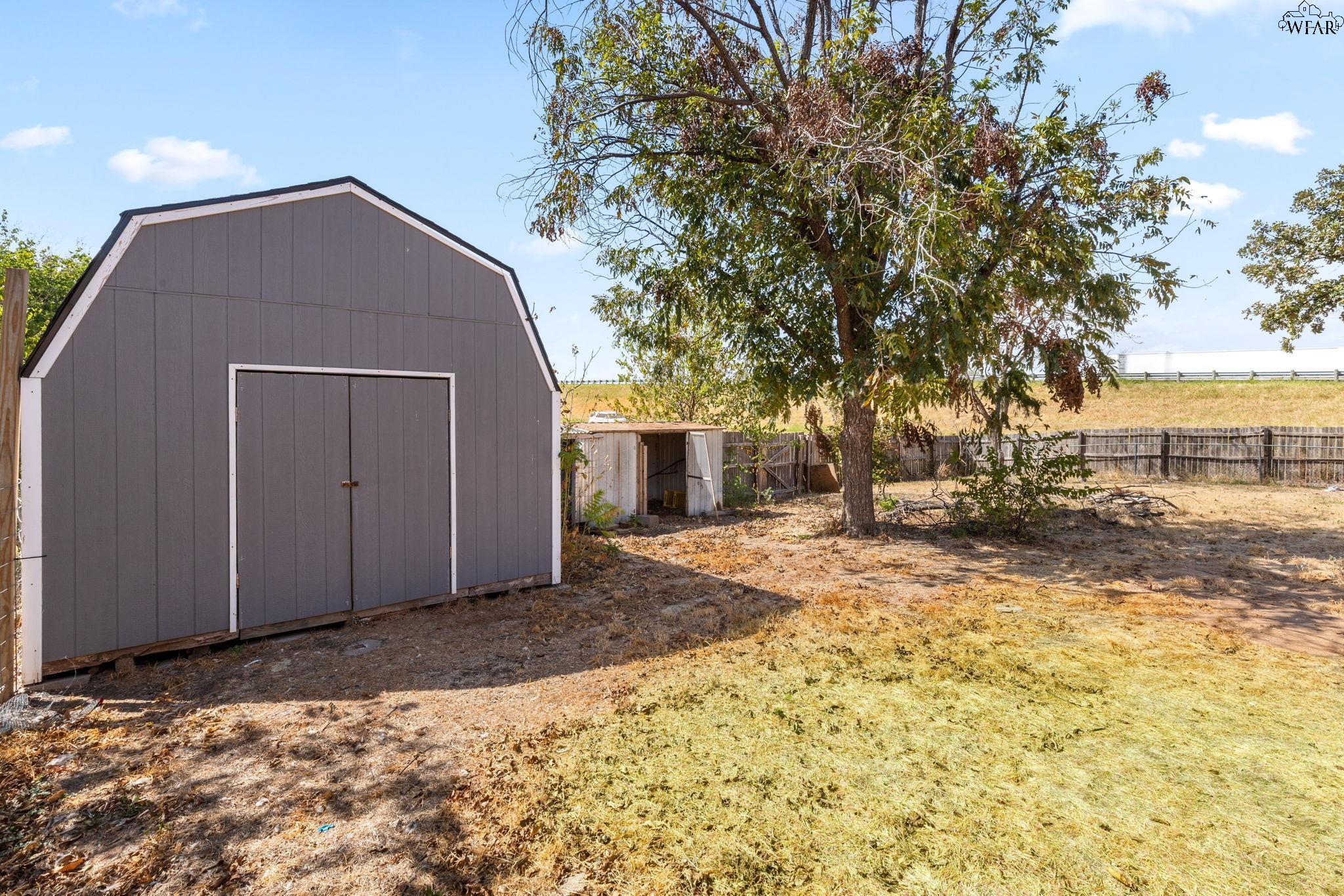 1133 W LOUISA AVENUE