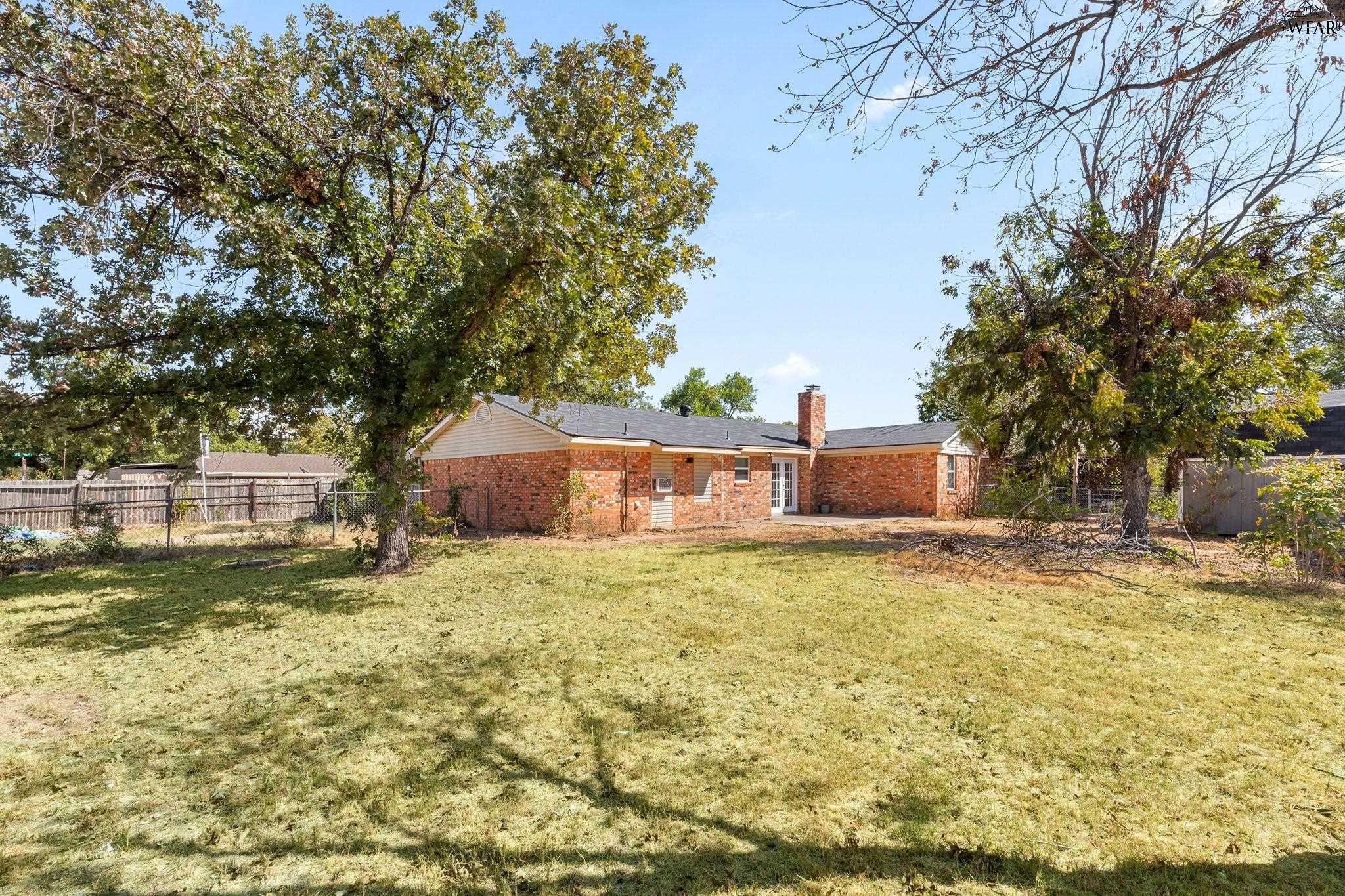 1133 W LOUISA AVENUE
